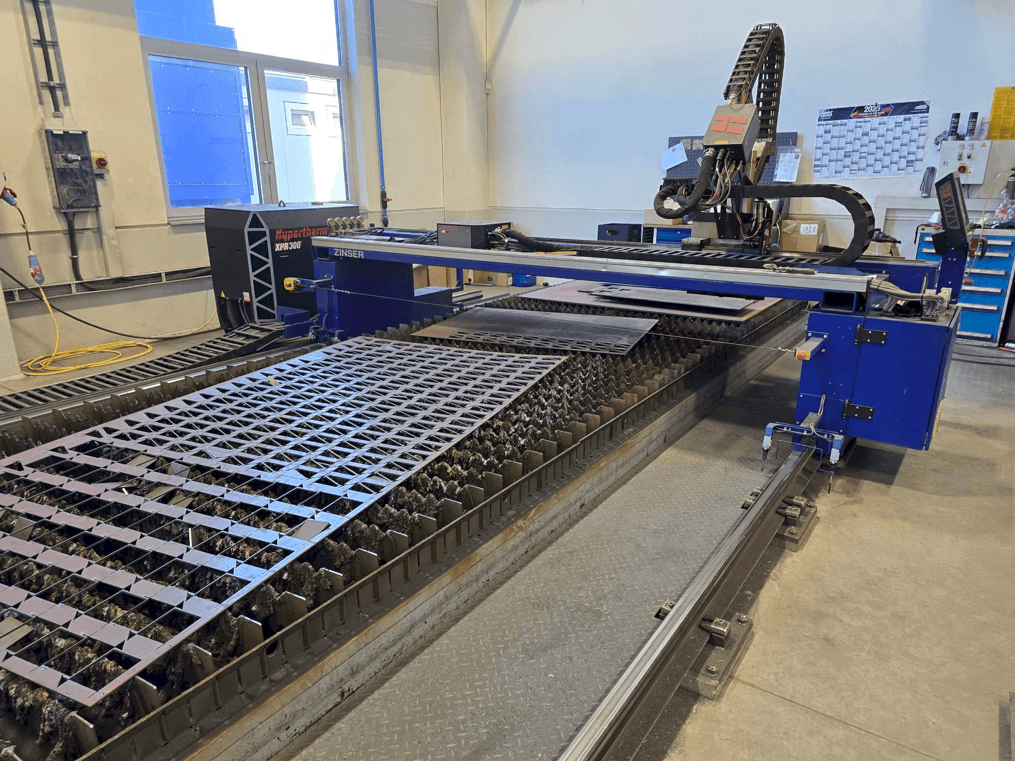 MACHINE_IMG_ALT_FRONT_VIEW