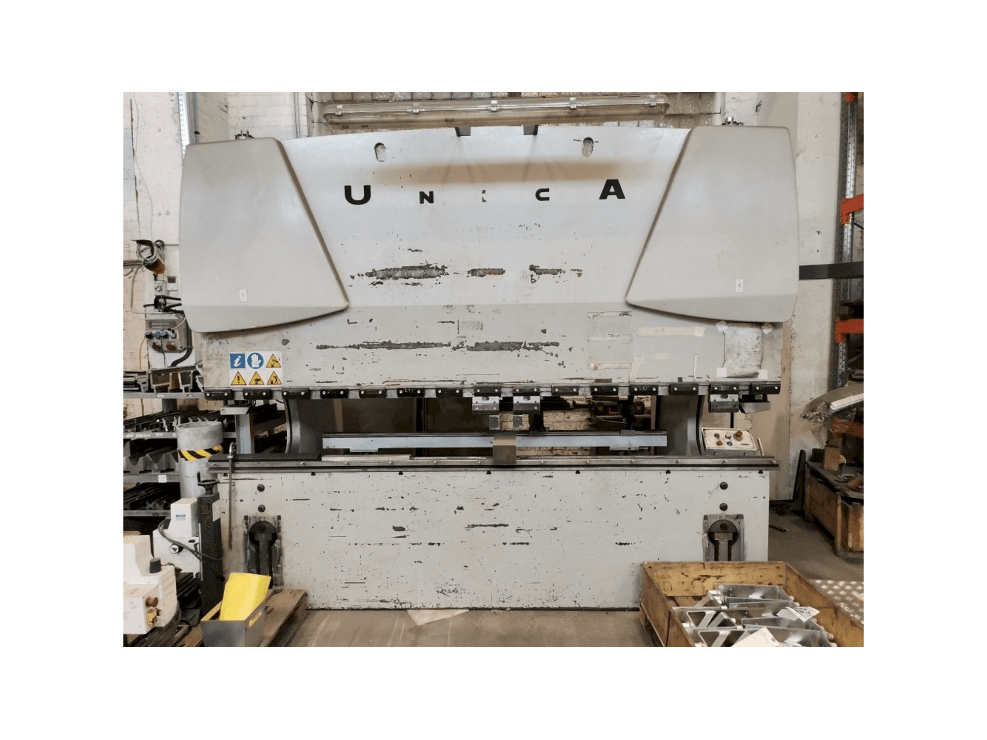 Front view of Warcom UNICA30-100 machine