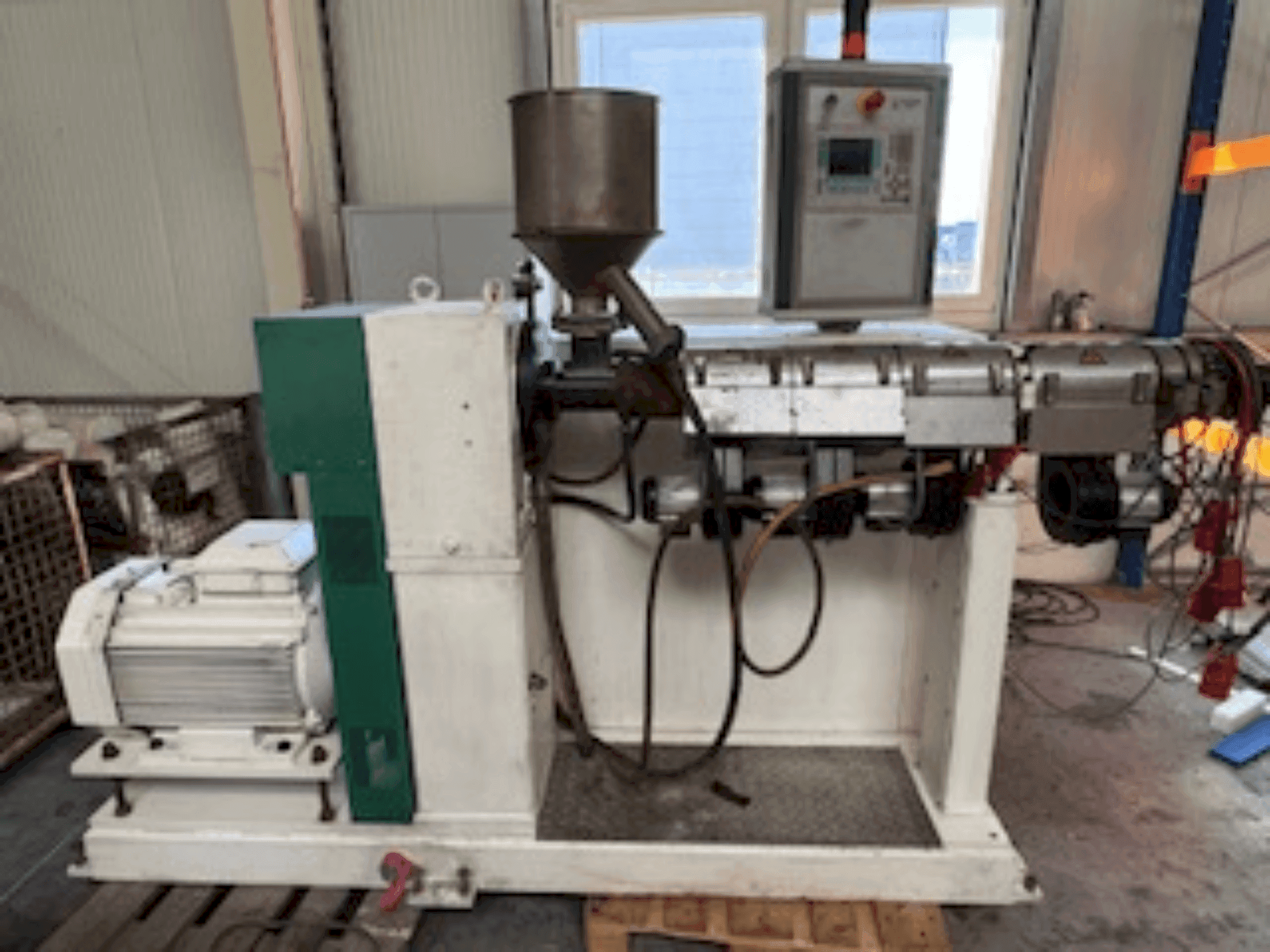 MACHINE_IMG_ALT_FRONT_VIEW