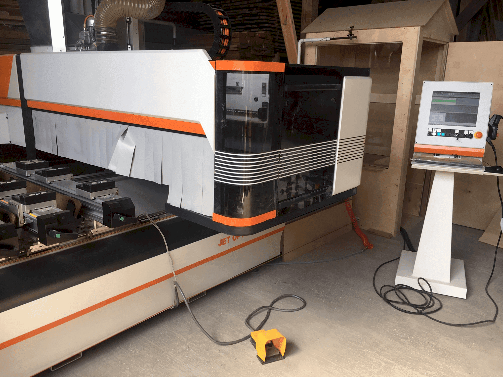 MACHINE_IMG_ALT_FRONT_VIEW