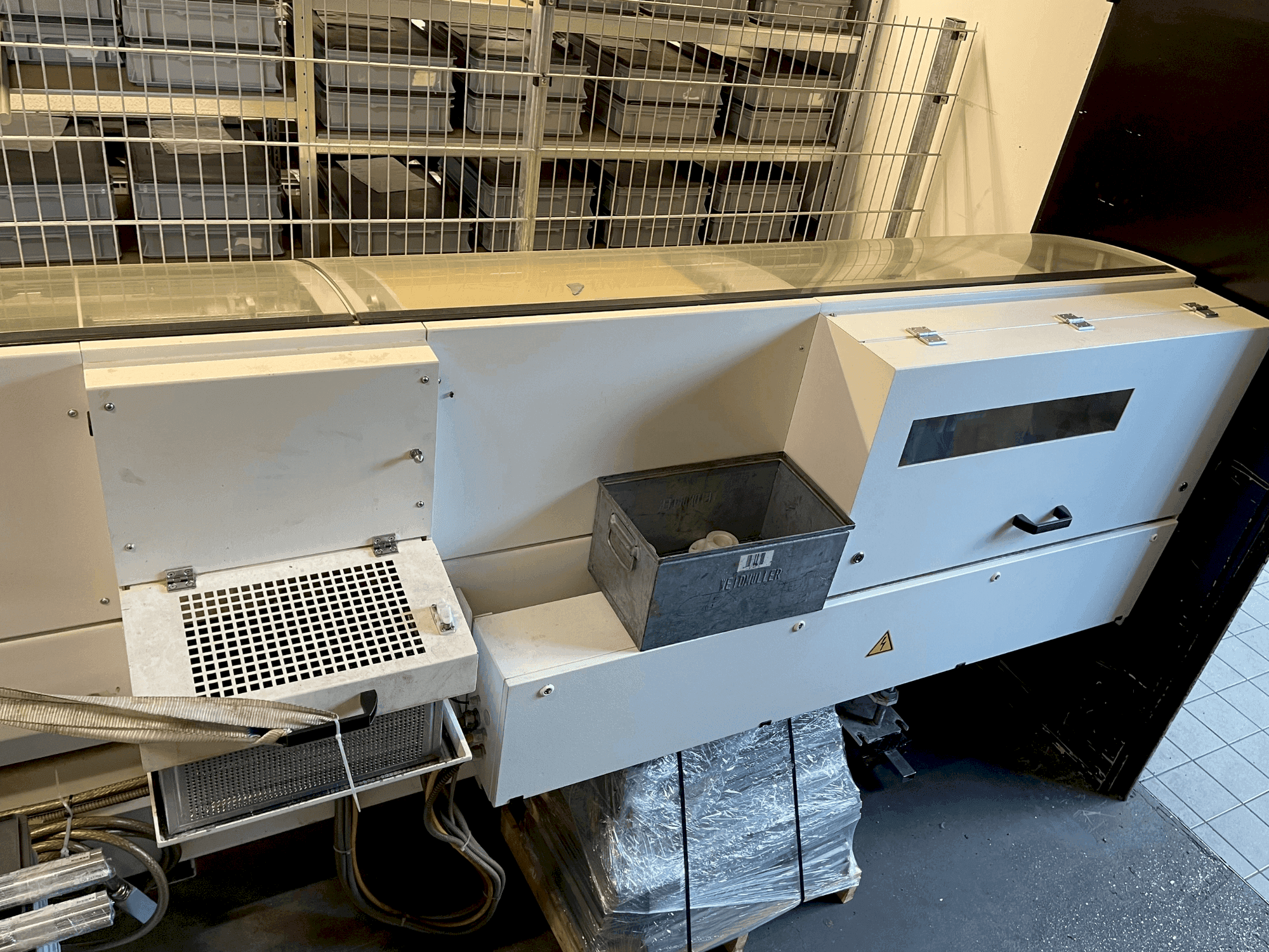 MACHINE_IMG_ALT_FRONT_VIEW