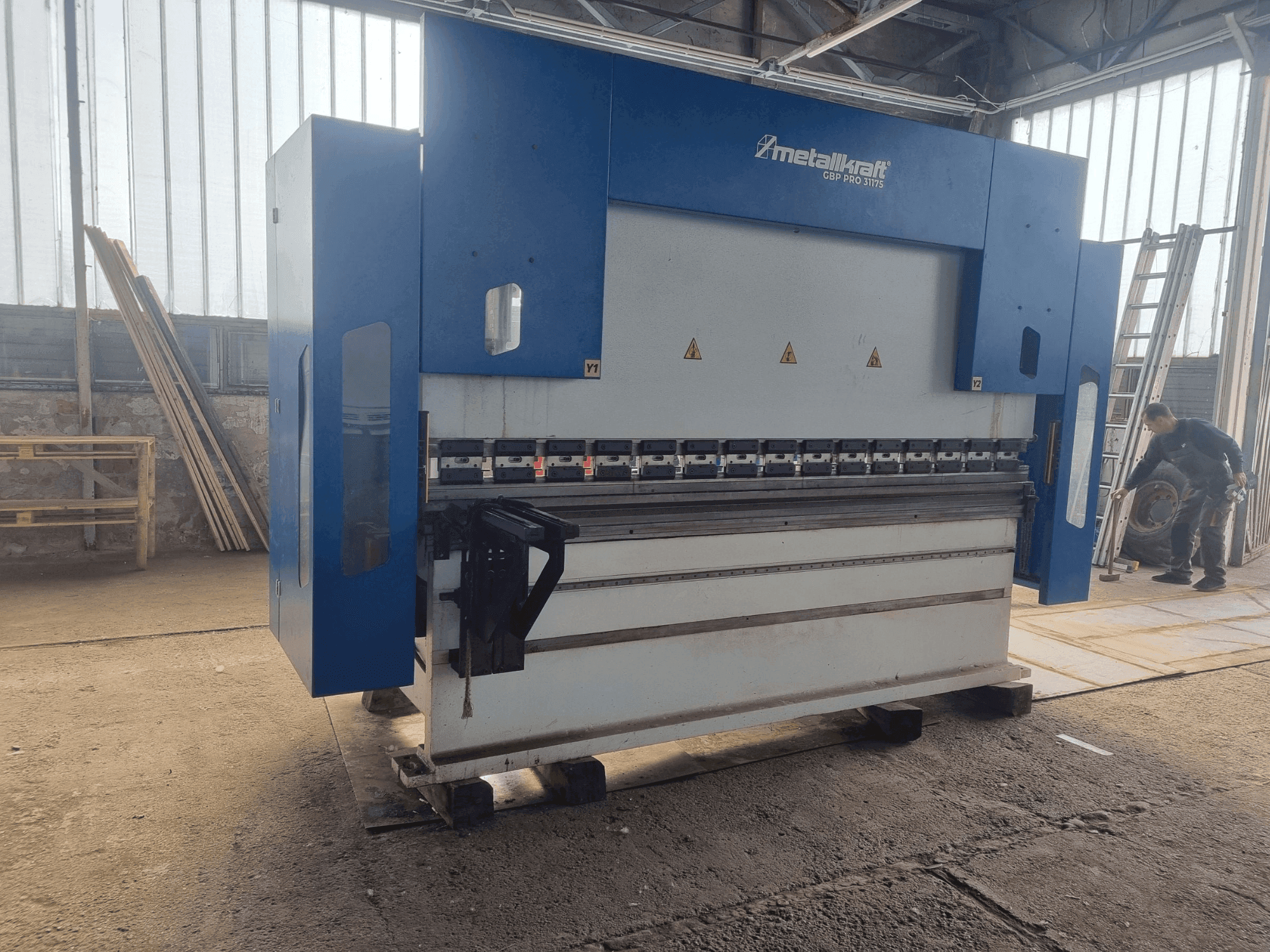 MACHINE_IMG_ALT_FRONT_VIEW