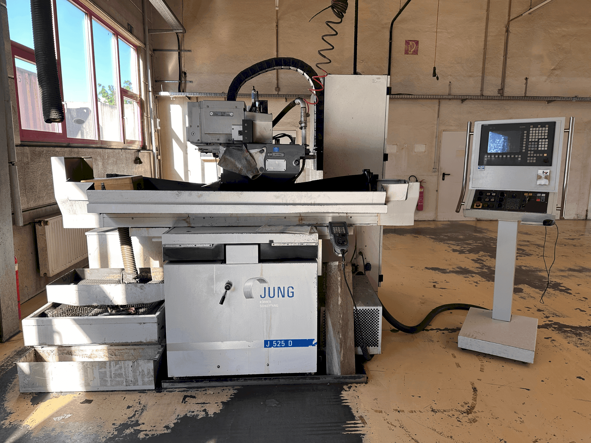 MACHINE_IMG_ALT_FRONT_VIEW