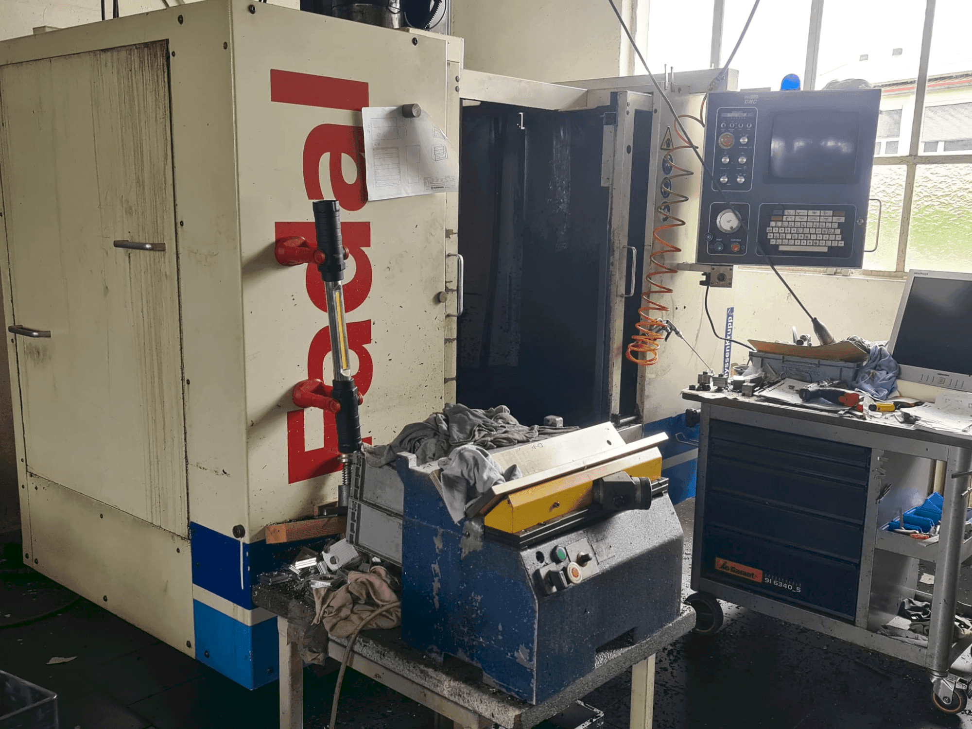 MACHINE_IMG_ALT_FRONT_VIEW