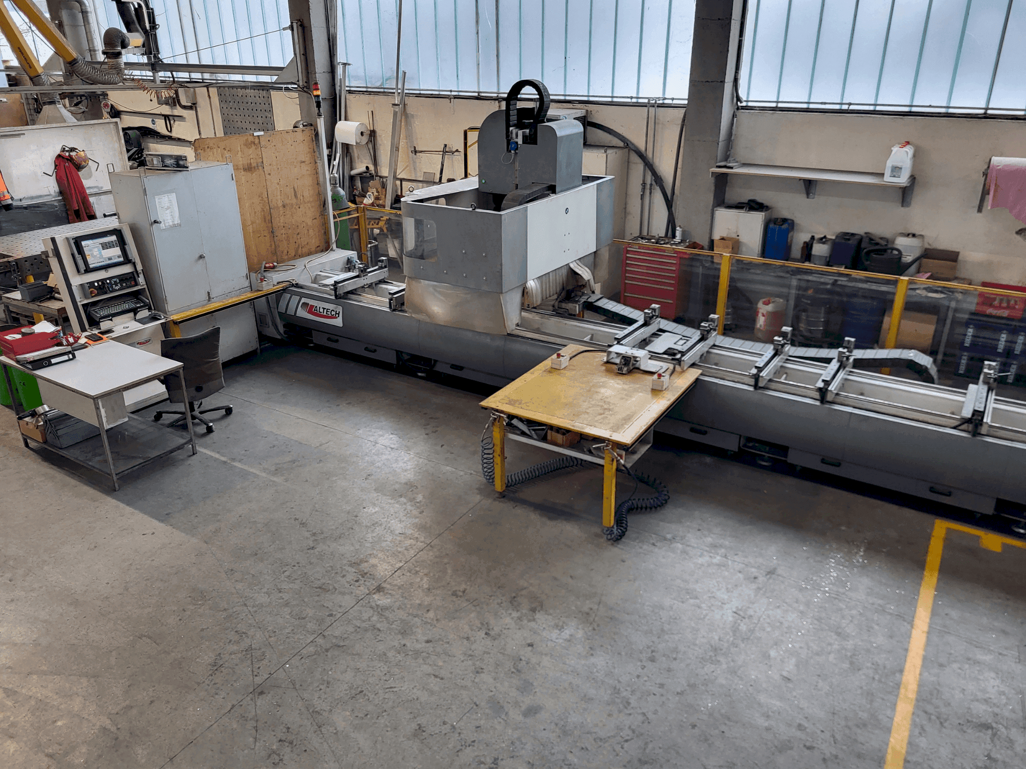 MACHINE_IMG_ALT_FRONT_VIEW