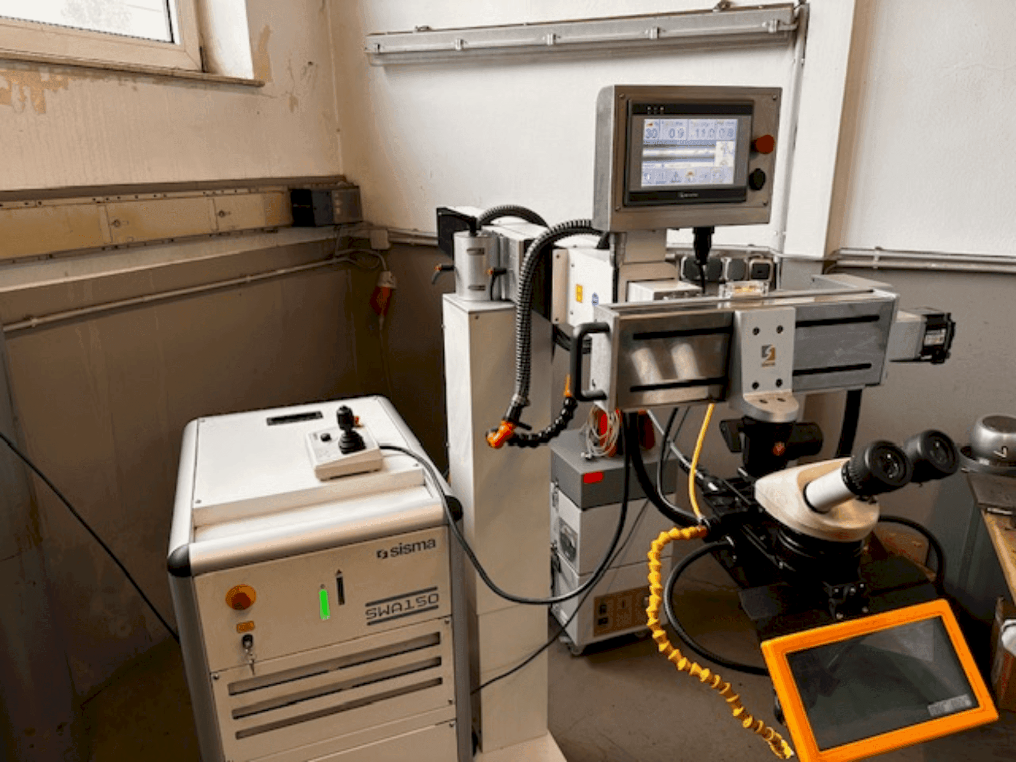 MACHINE_IMG_ALT_FRONT_VIEW