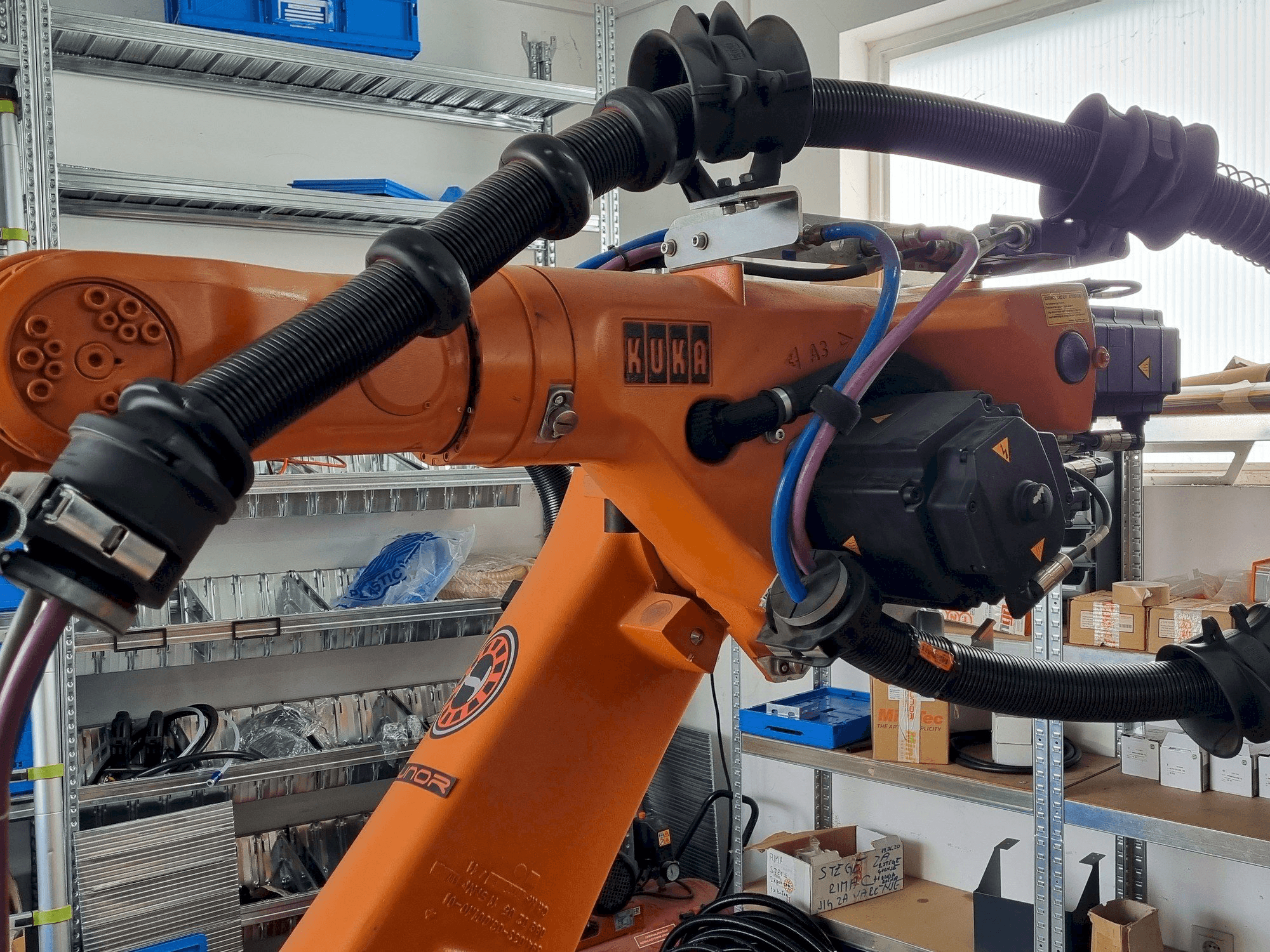 MACHINE_IMG_ALT_FRONT_VIEW