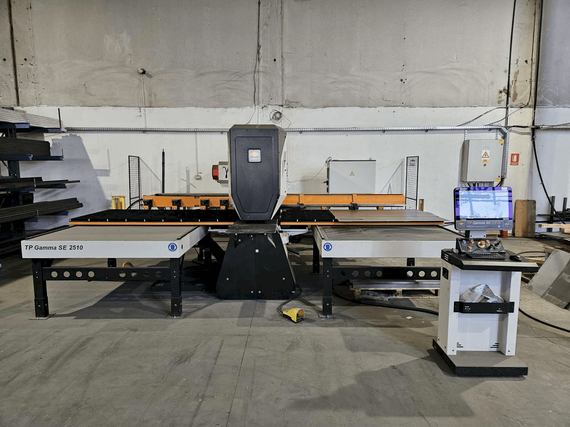 MACHINE_IMG_ALT_FRONT_VIEW