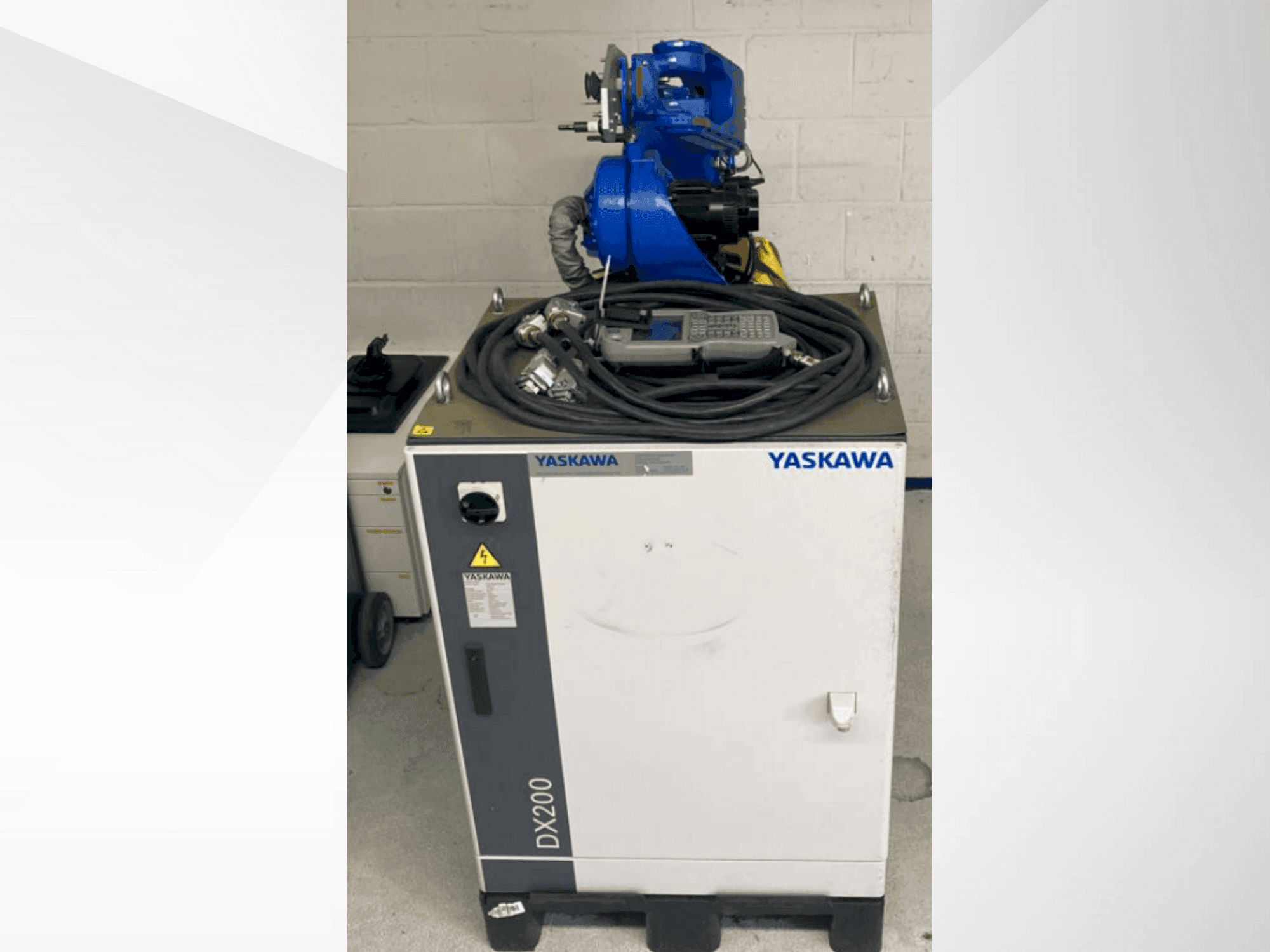 MACHINE_IMG_ALT_FRONT_VIEW