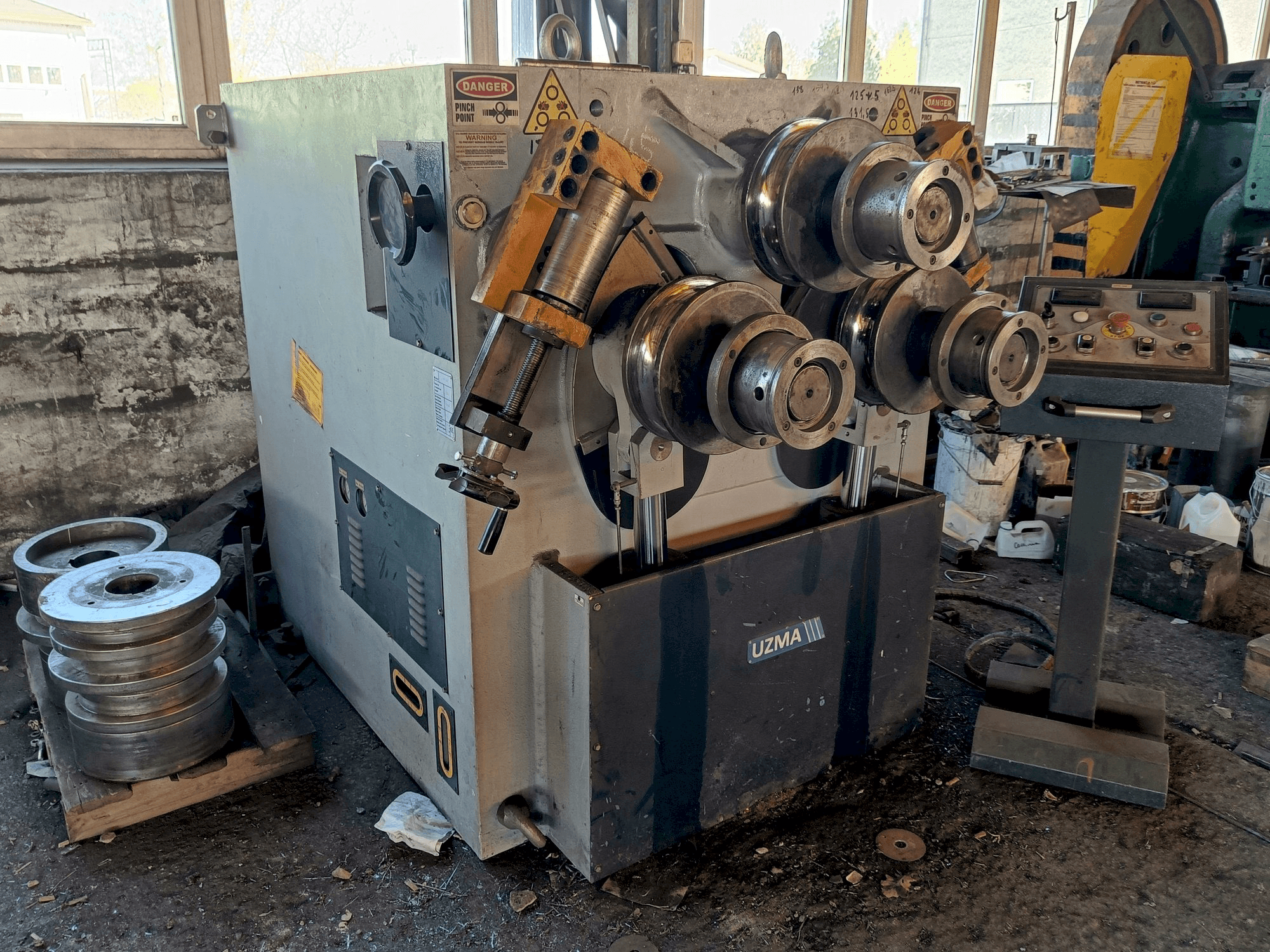 MACHINE_IMG_ALT_FRONT_VIEW