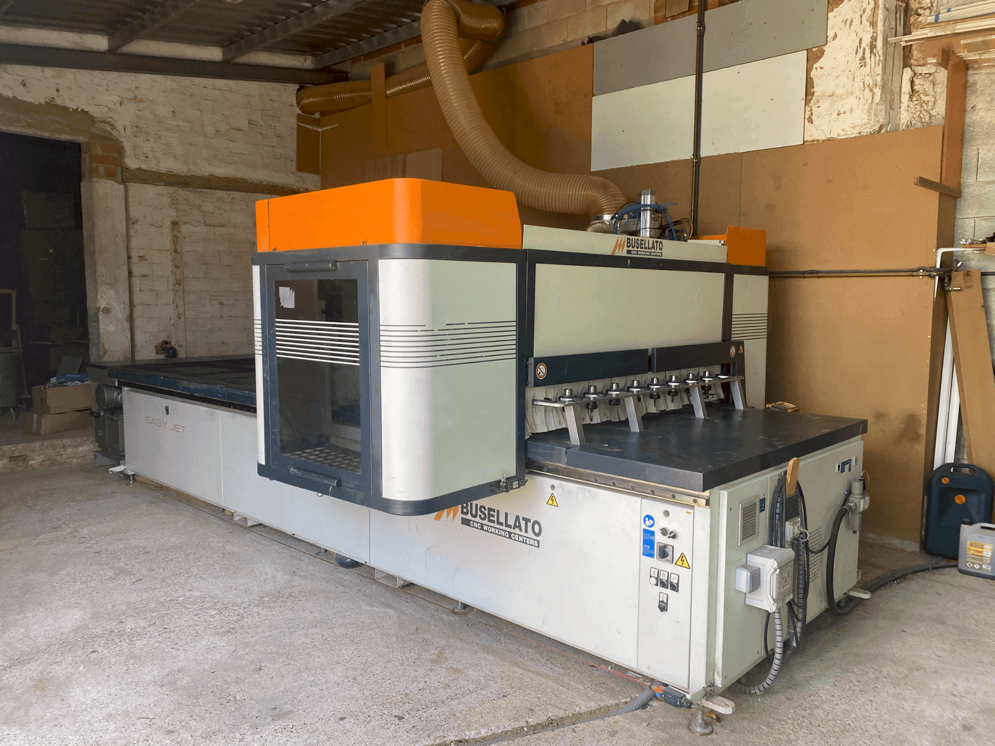 MACHINE_IMG_ALT_FRONT_VIEW