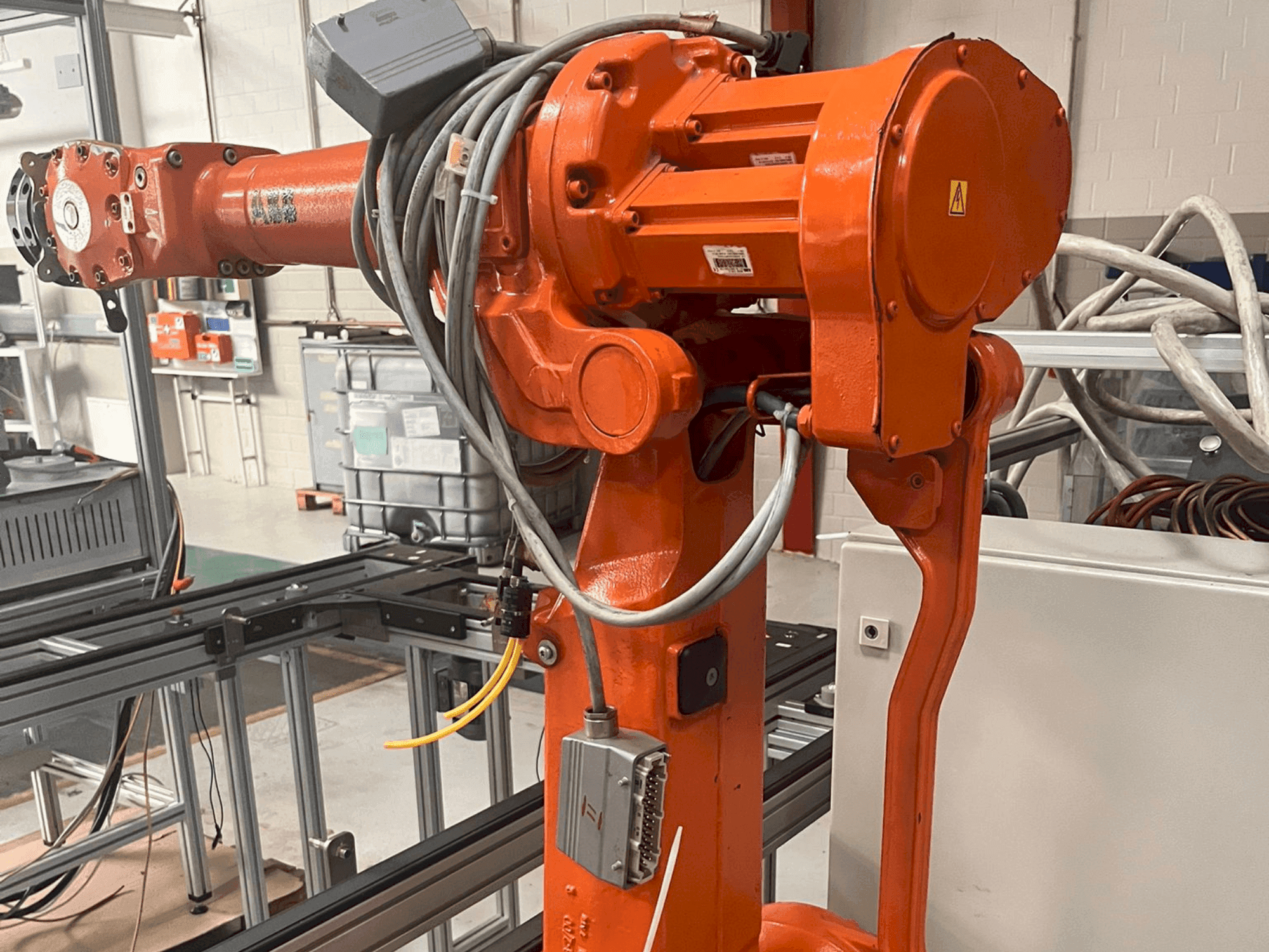 MACHINE_IMG_ALT_FRONT_VIEW