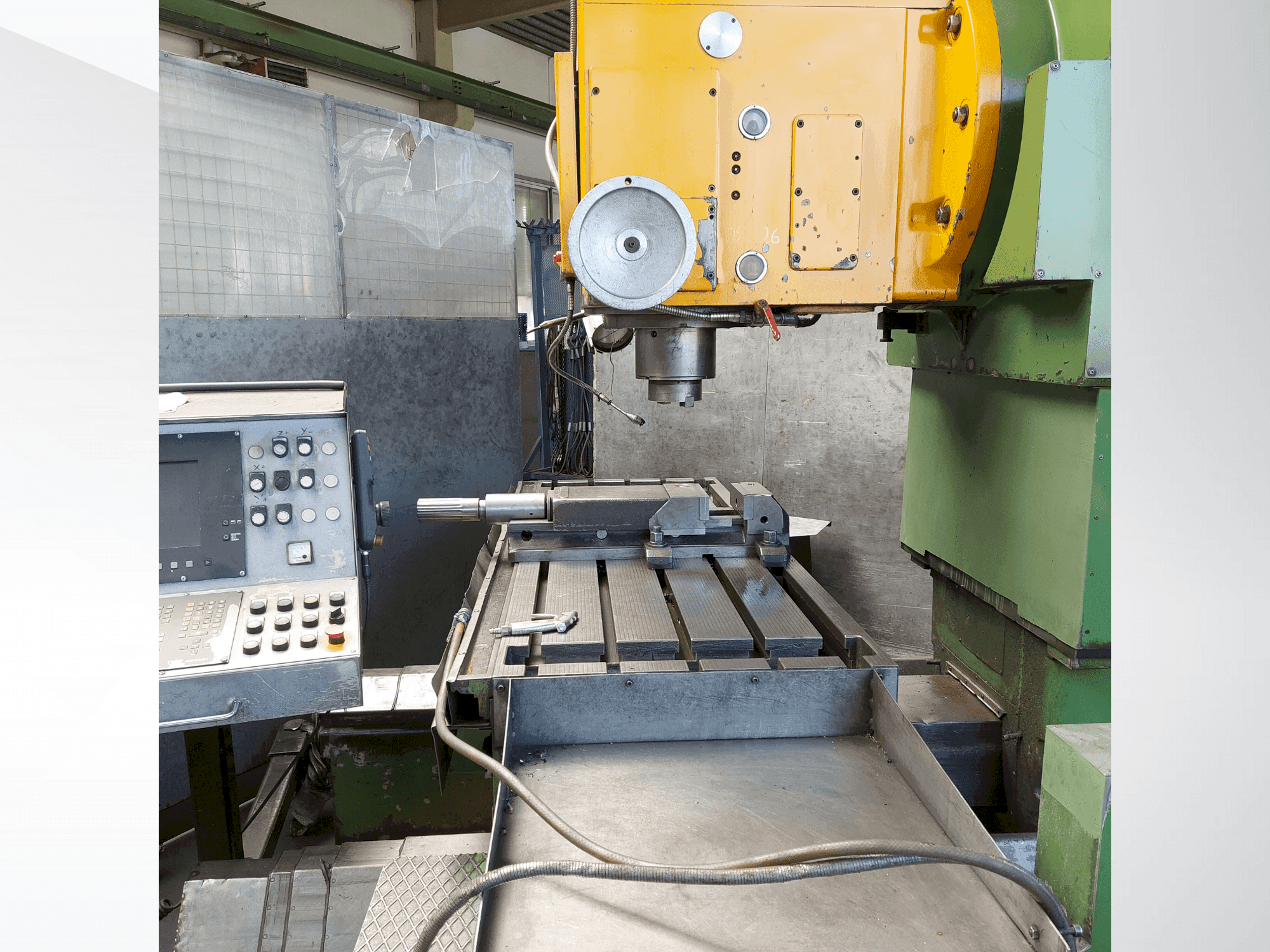 MACHINE_IMG_ALT_WORKING_ROOM