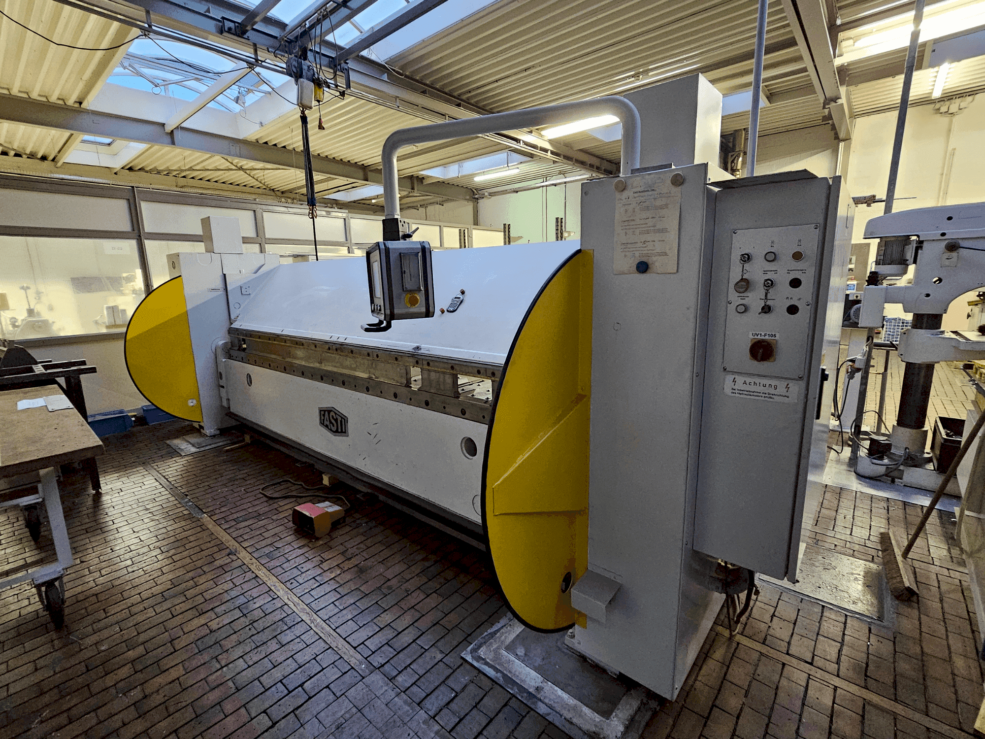 MACHINE_IMG_ALT_FRONT_VIEW