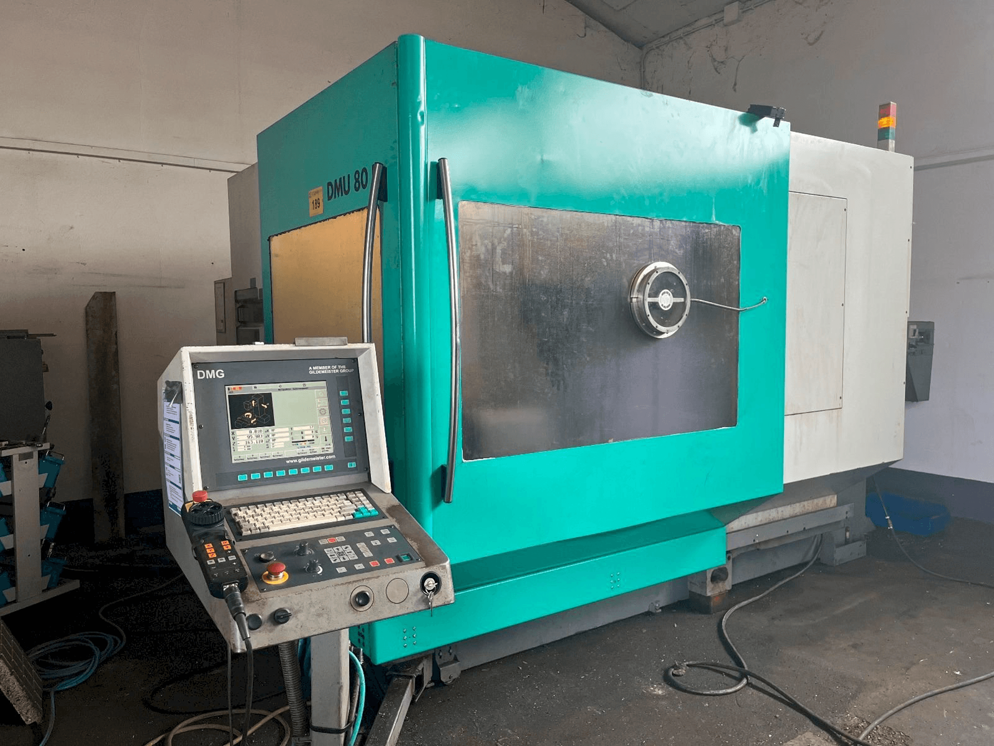 MACHINE_IMG_ALT_FRONT_VIEW