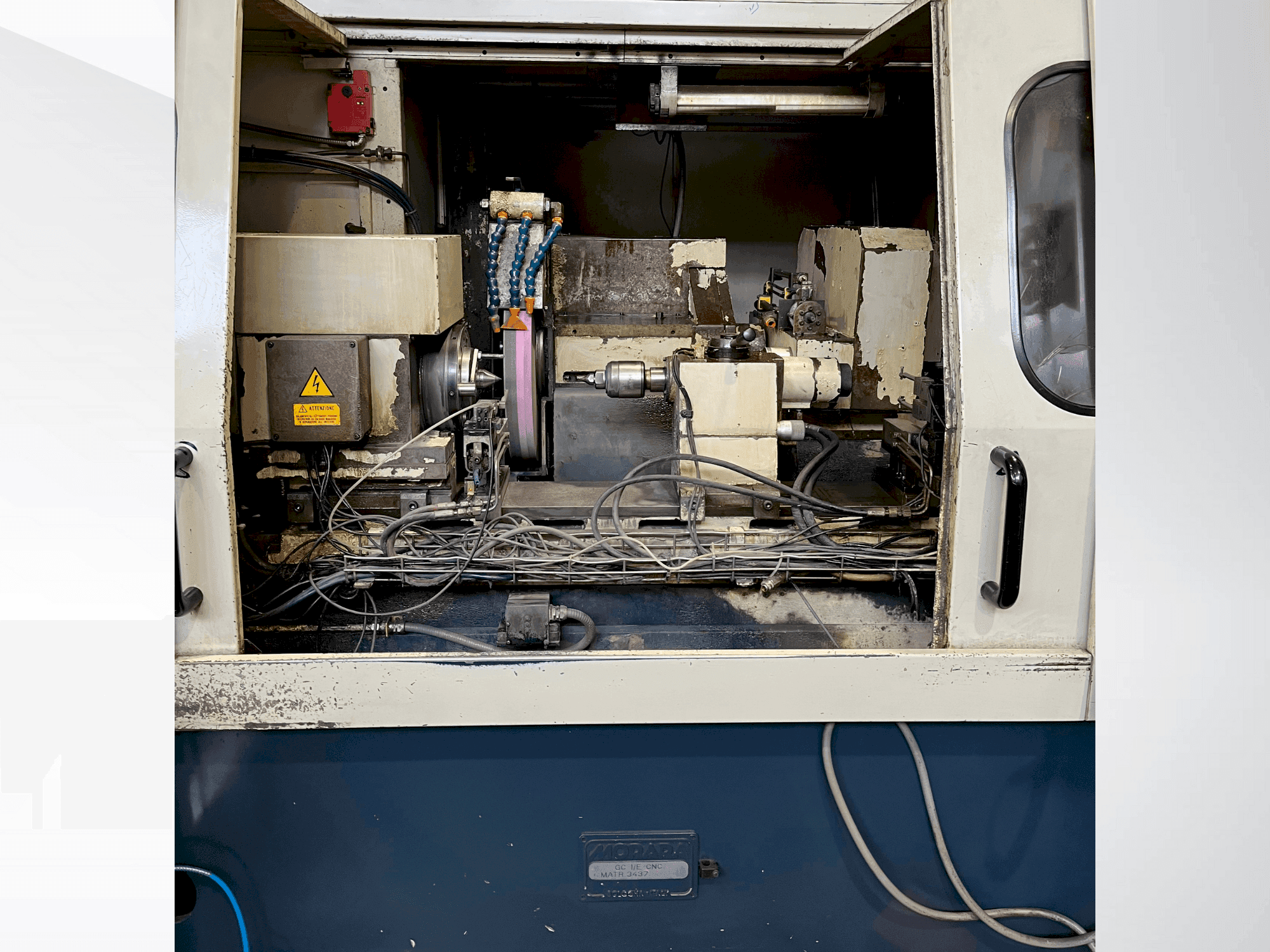 MACHINE_IMG_ALT_FRONT_VIEW