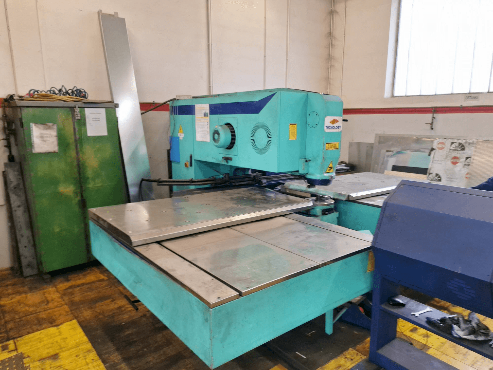 MACHINE_IMG_ALT_FRONT_VIEW