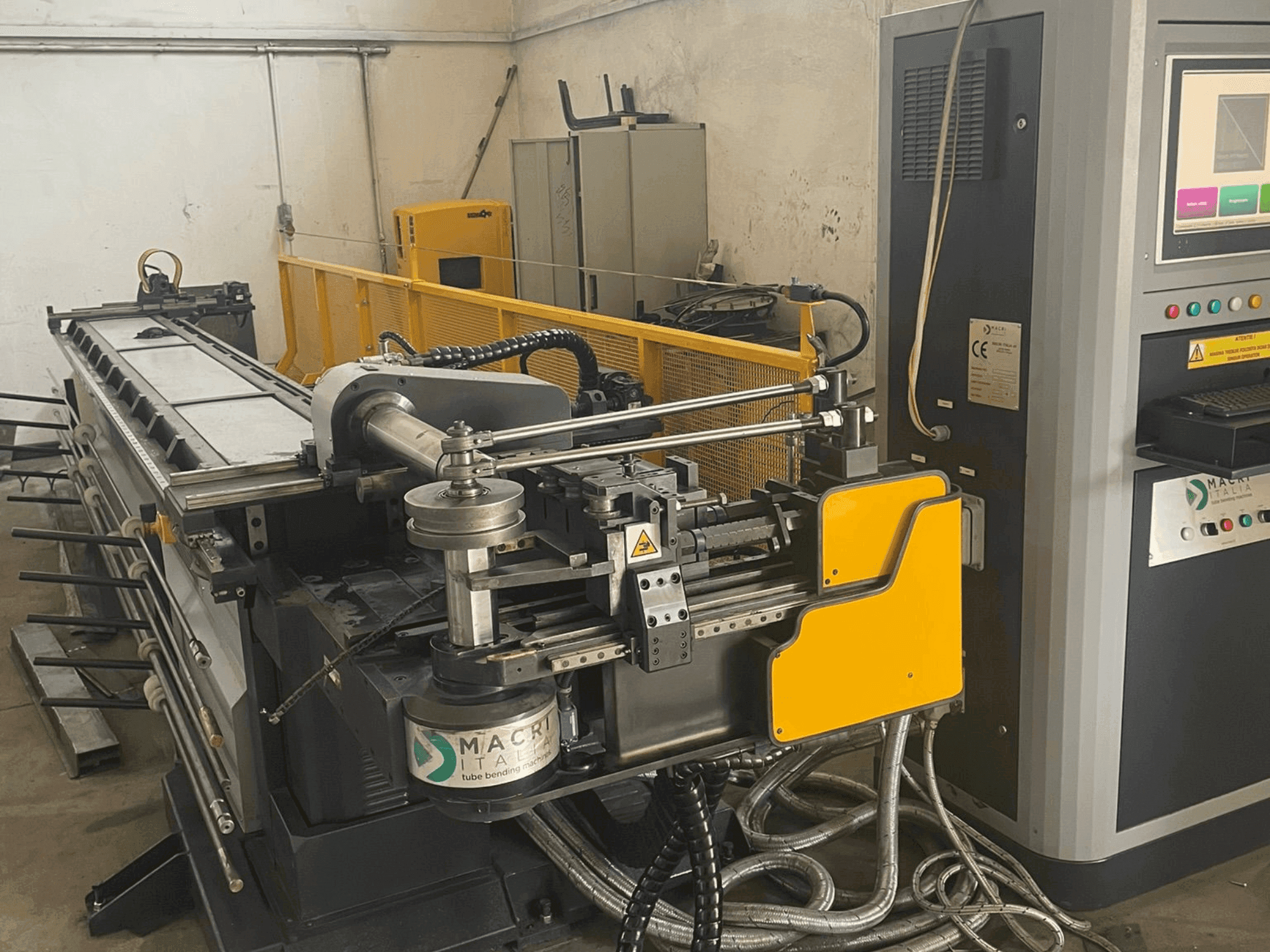 MACHINE_IMG_ALT_FRONT_VIEW