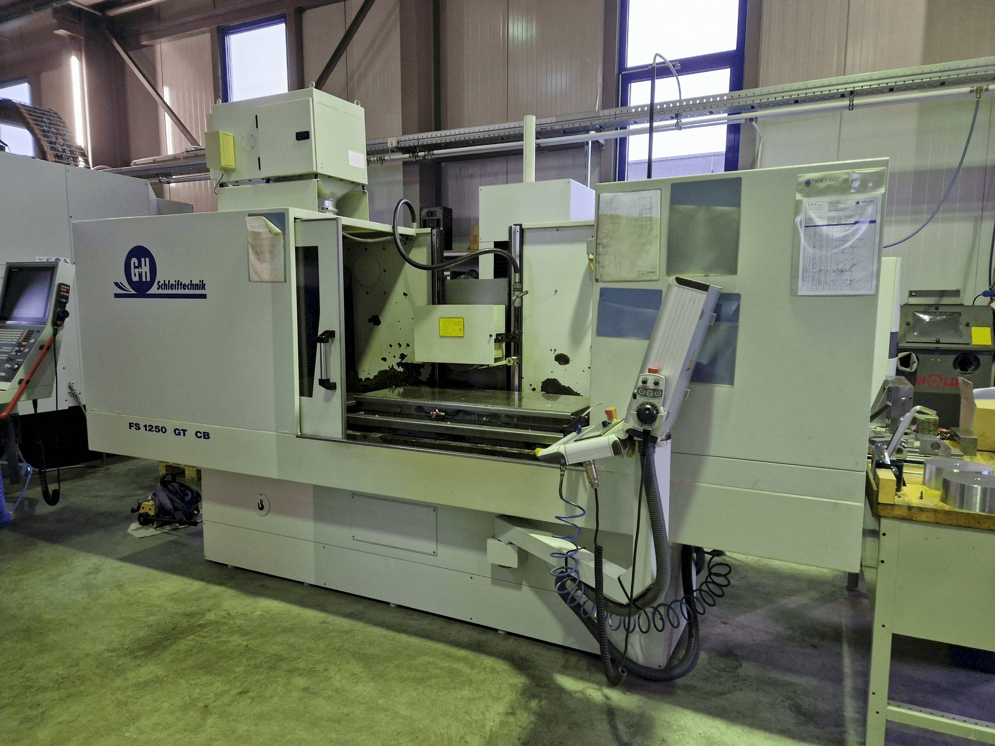 MACHINE_IMG_ALT_FRONT_VIEW