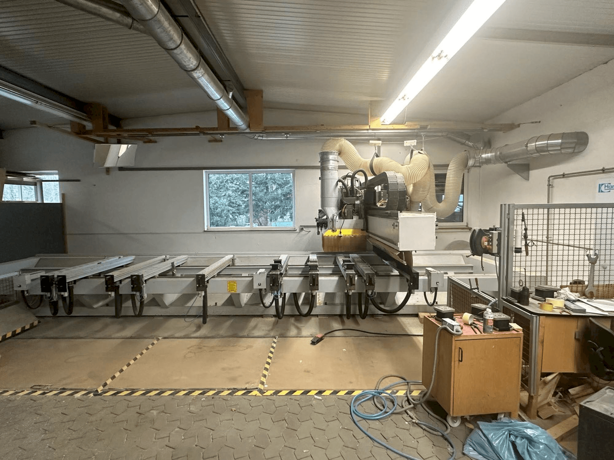 MACHINE_IMG_ALT_FRONT_VIEW