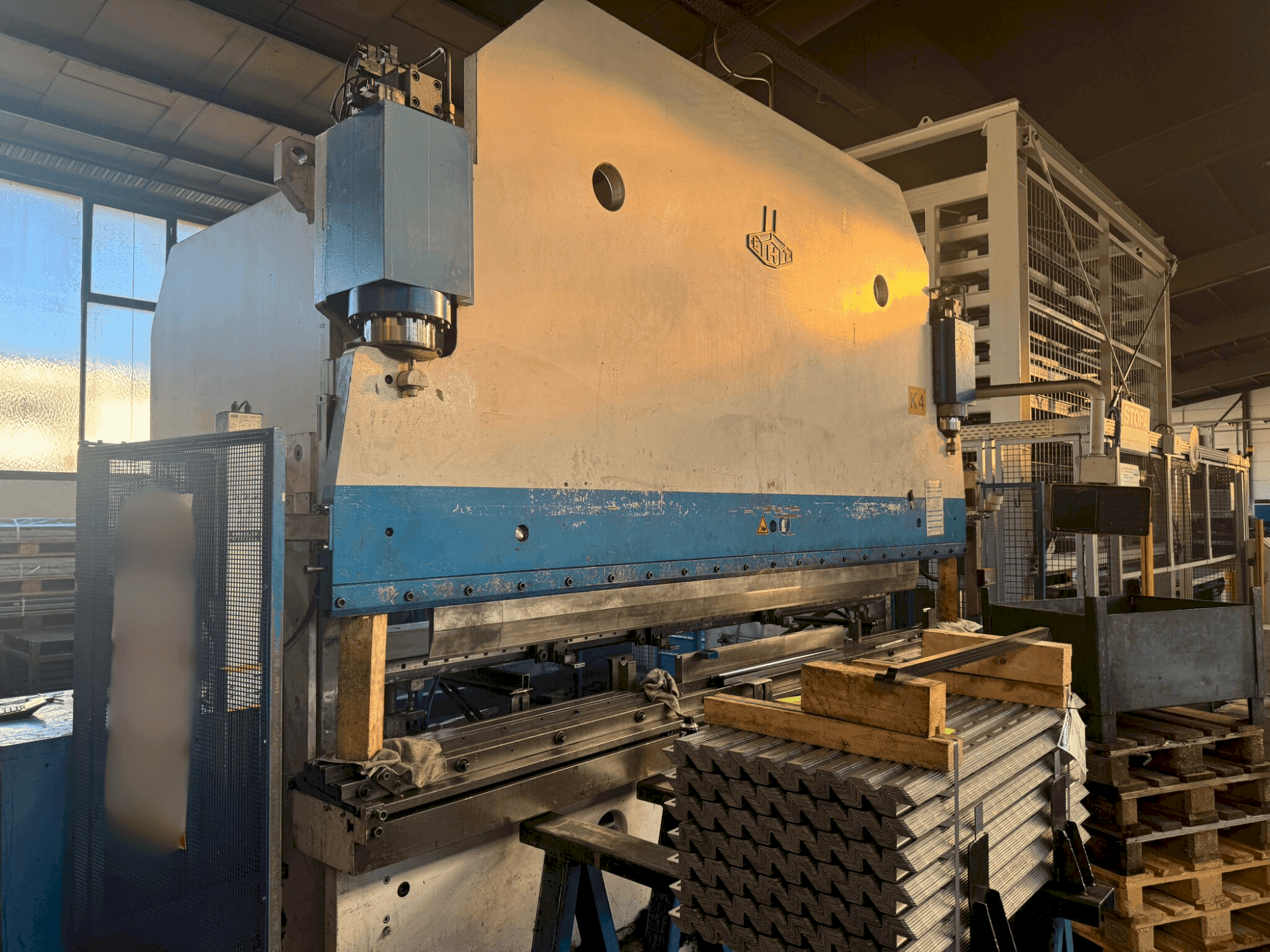 MACHINE_IMG_ALT_FRONT_VIEW