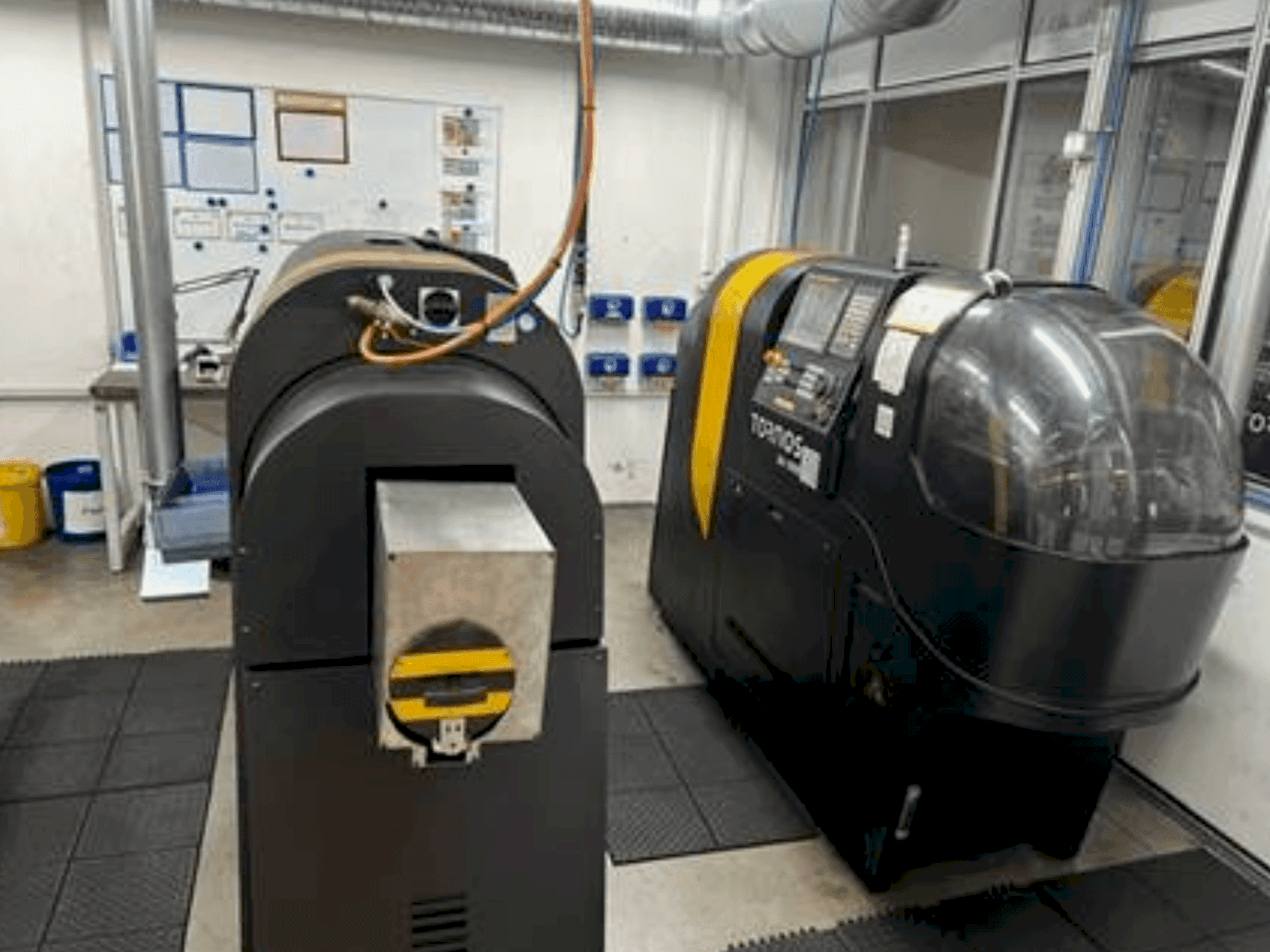 MACHINE_IMG_ALT_FRONT_VIEW