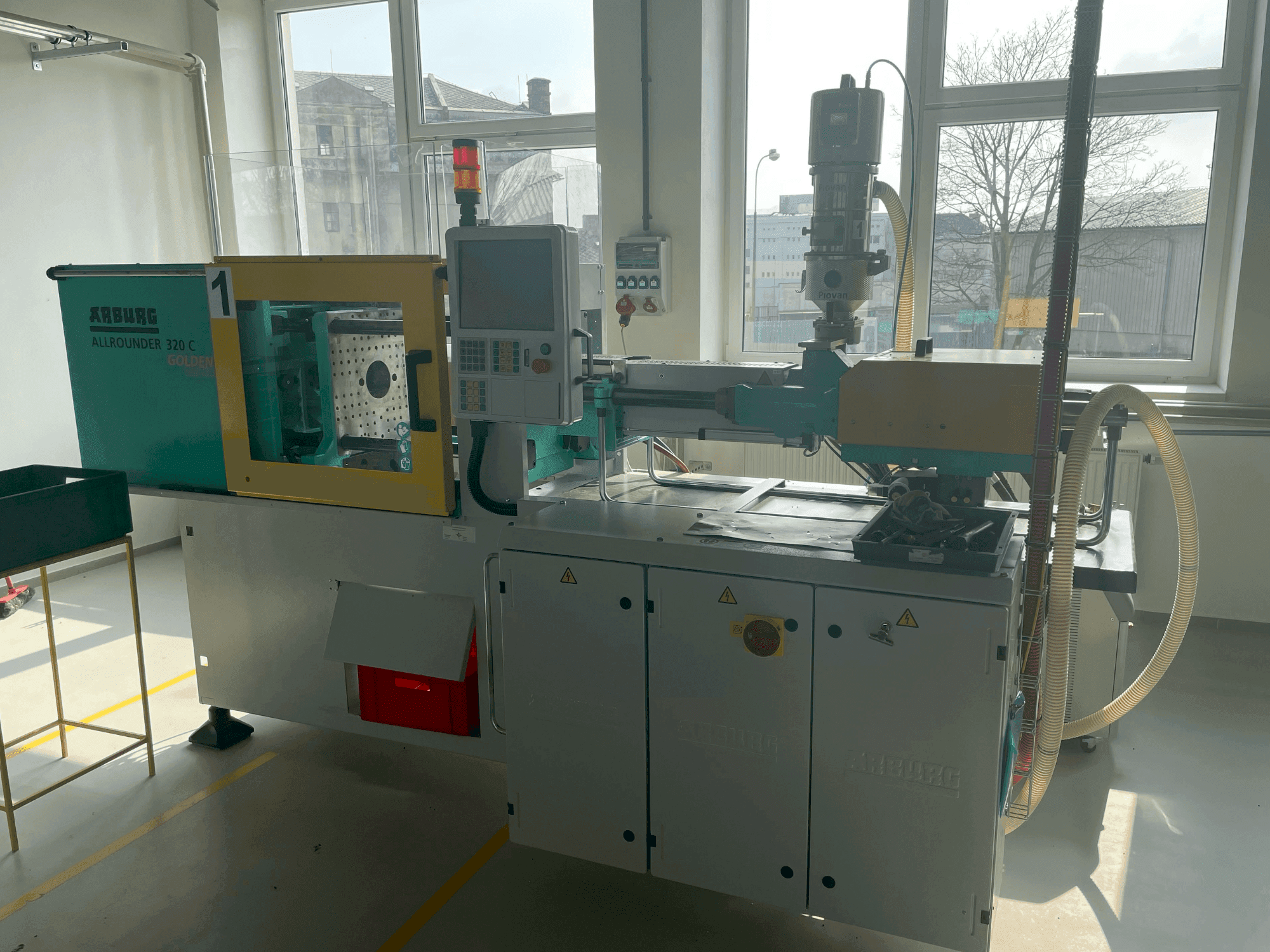 MACHINE_IMG_ALT_FRONT_VIEW