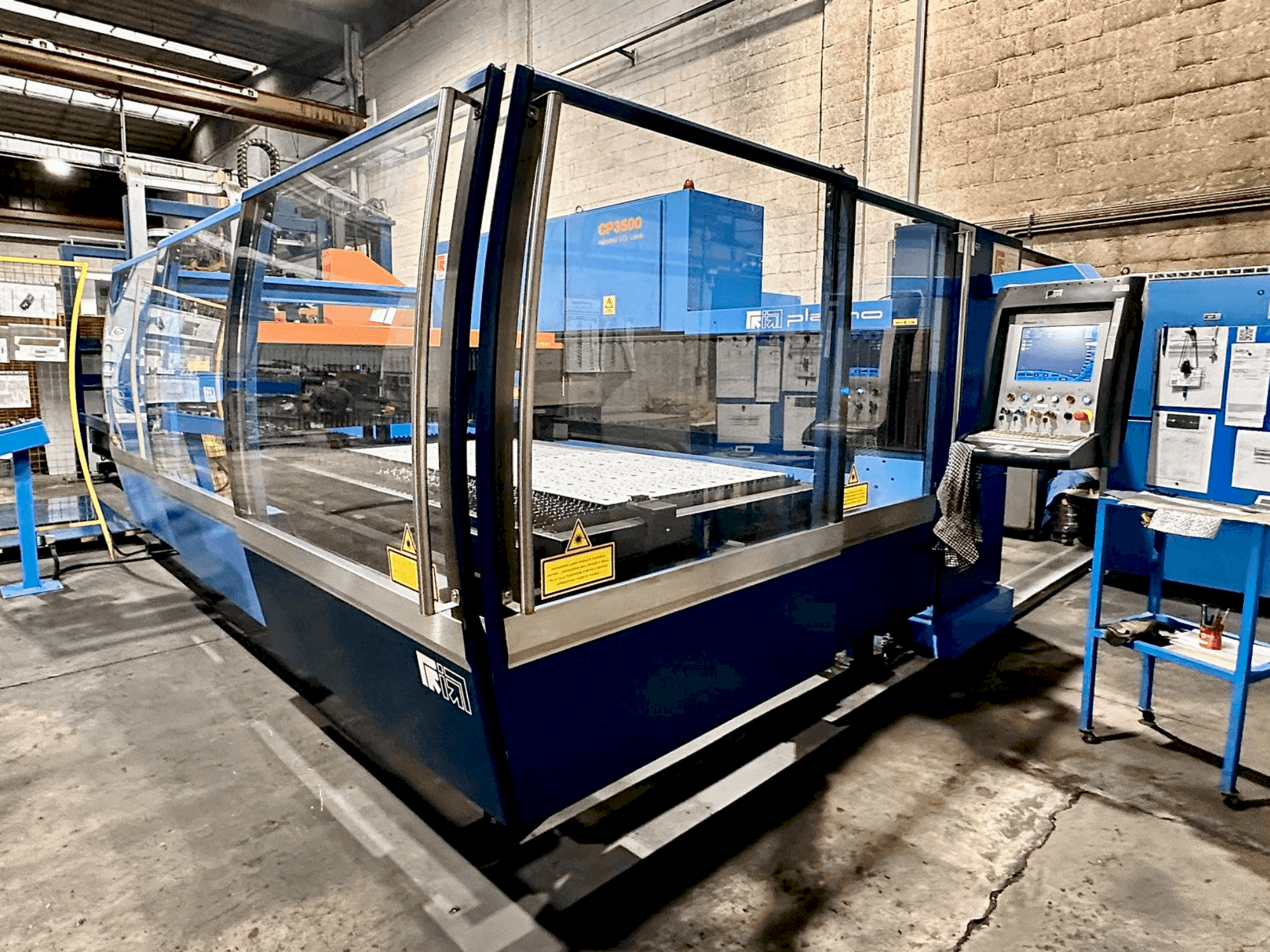 MACHINE_IMG_ALT_FRONT_VIEW