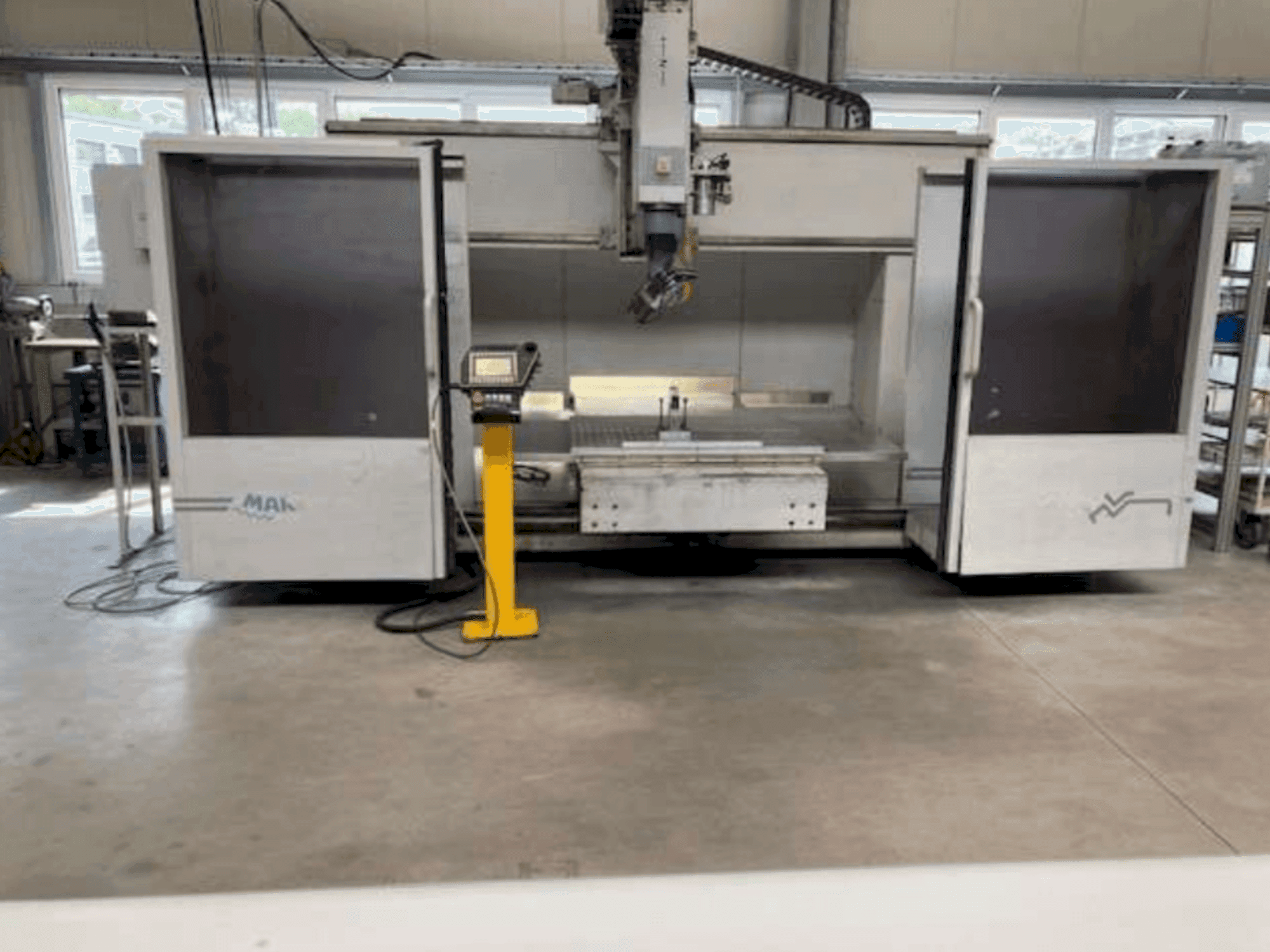 MACHINE_IMG_ALT_FRONT_VIEW