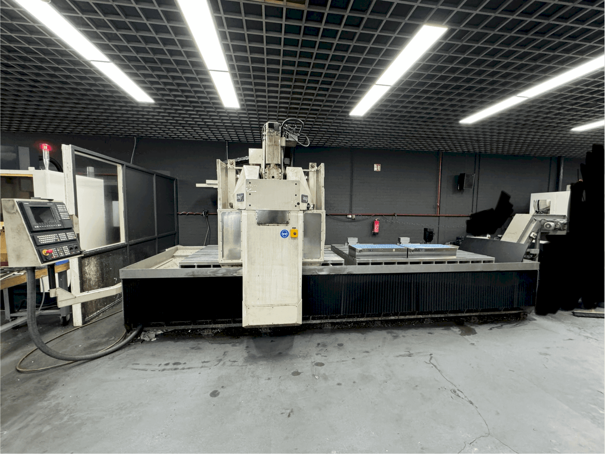 MACHINE_IMG_ALT_FRONT_VIEW