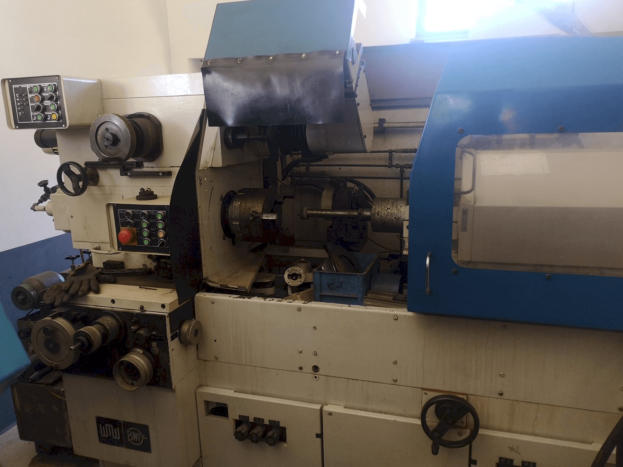 MACHINE_IMG_ALT_FRONT_VIEW