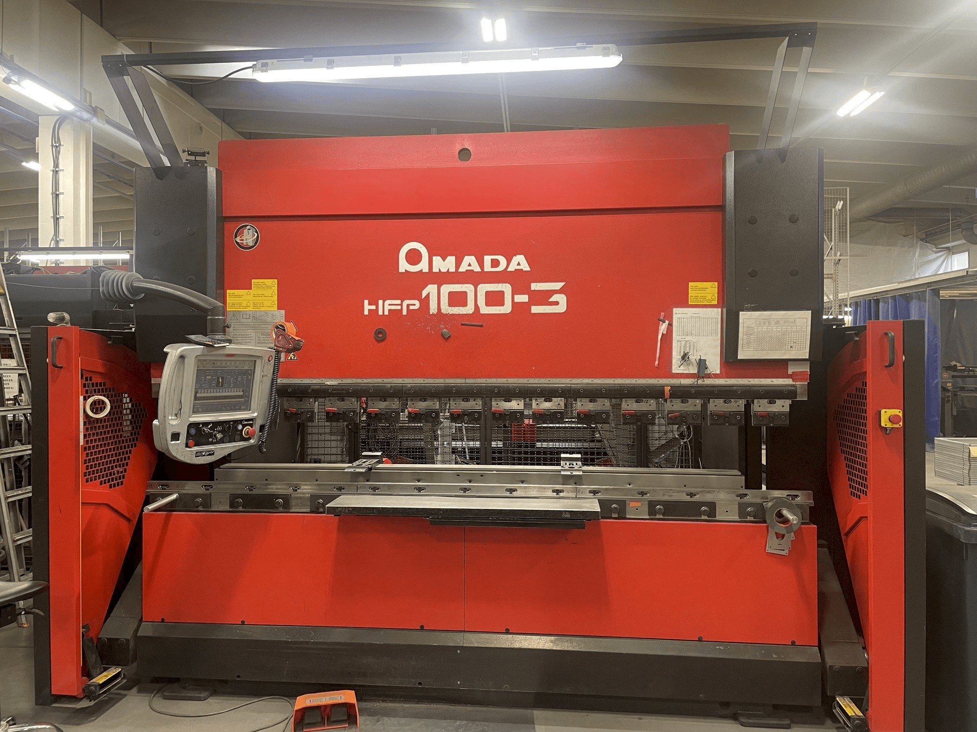 Front view of AMADA HFP 100-3 machine
