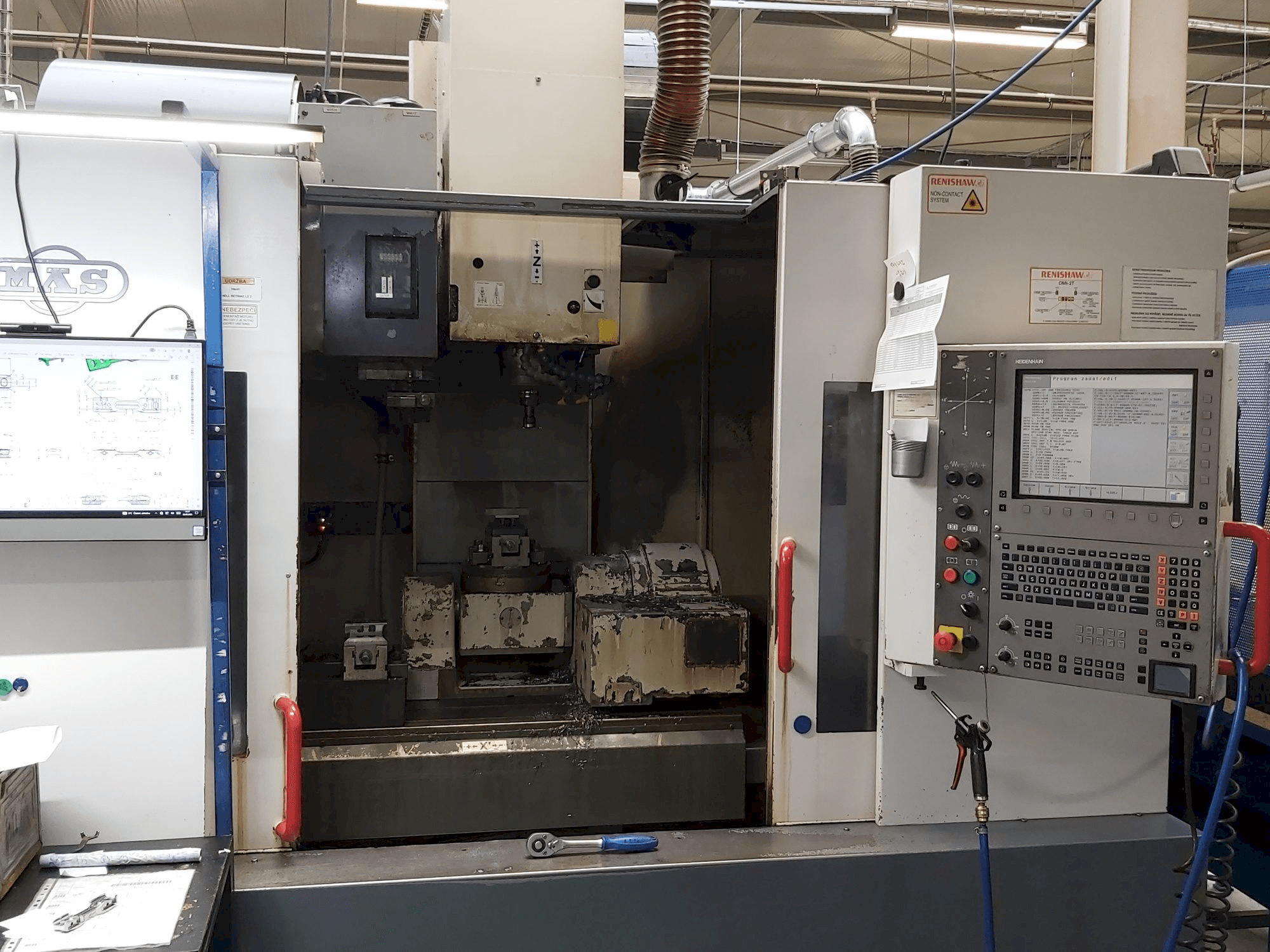 Front view of KOVOSVIT MAS MCV 1016 Quick machine