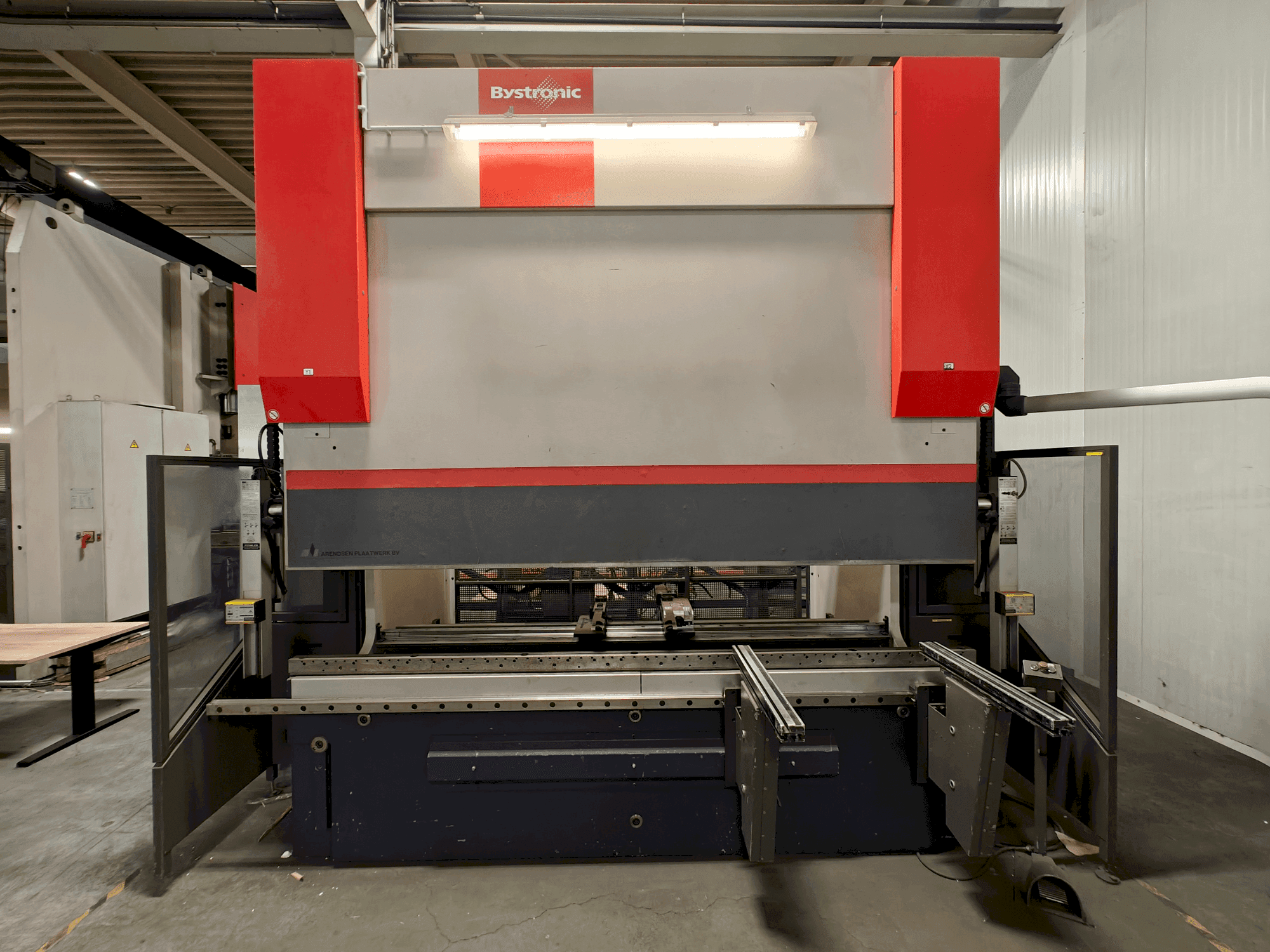 MACHINE_IMG_ALT_FRONT_VIEW