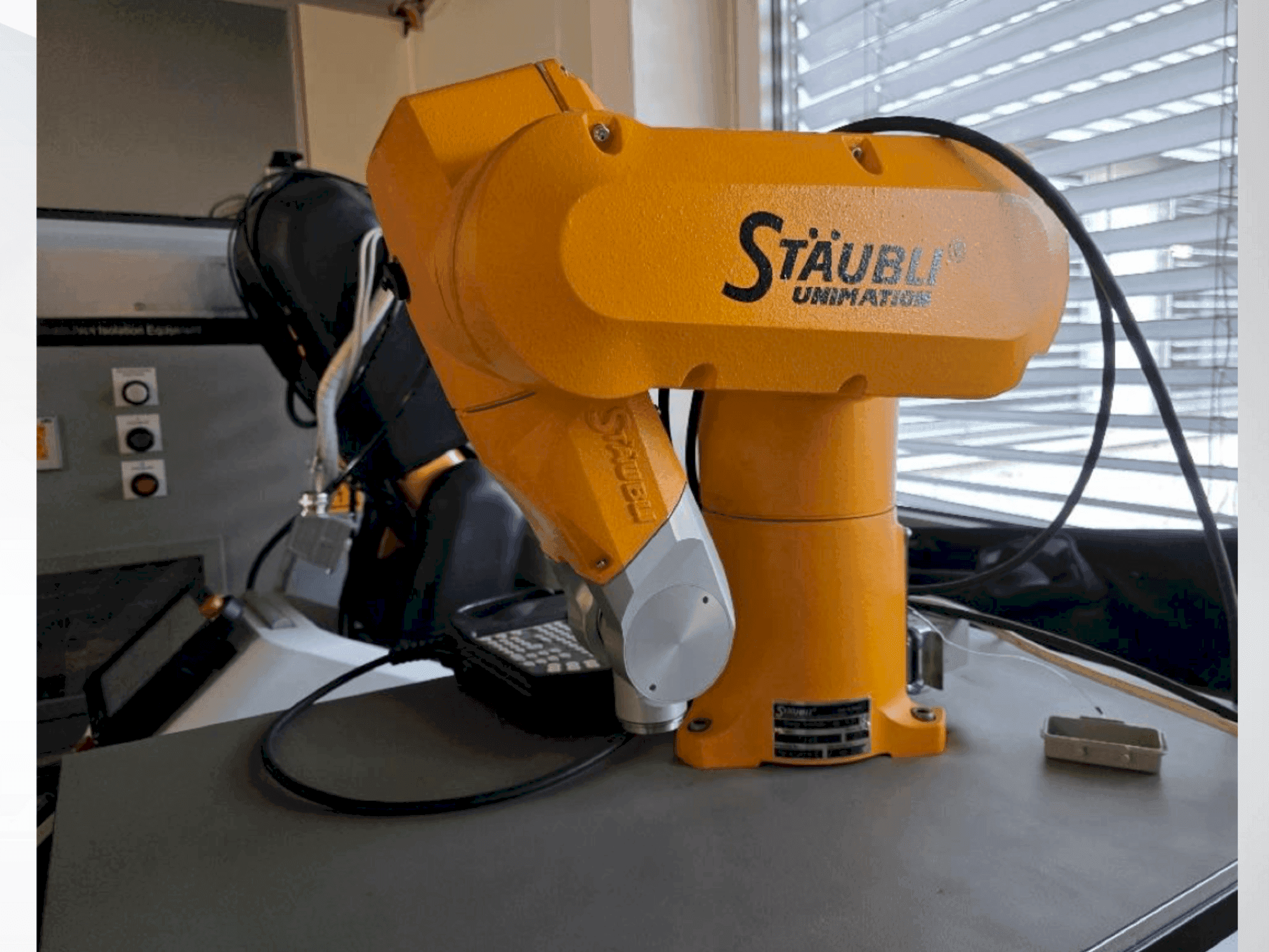 MACHINE_IMG_ALT_FRONT_VIEW