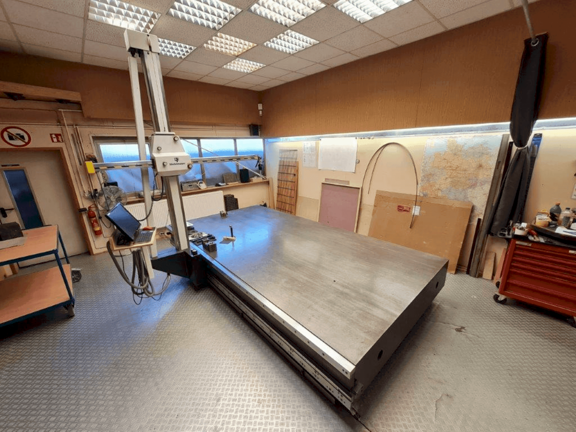 MACHINE_IMG_ALT_FRONT_VIEW