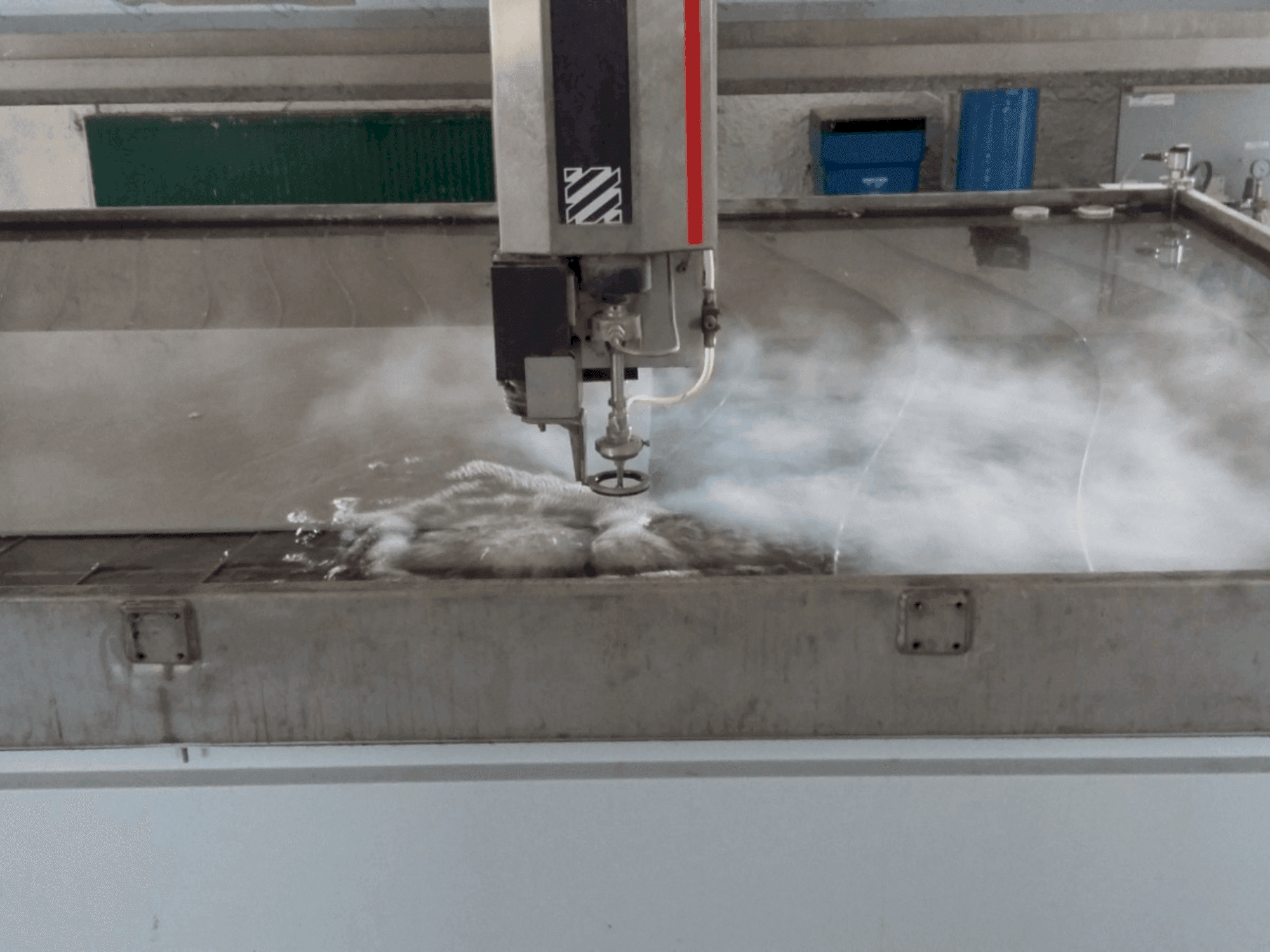 MACHINE_IMG_ALT_WORKING_ROOM