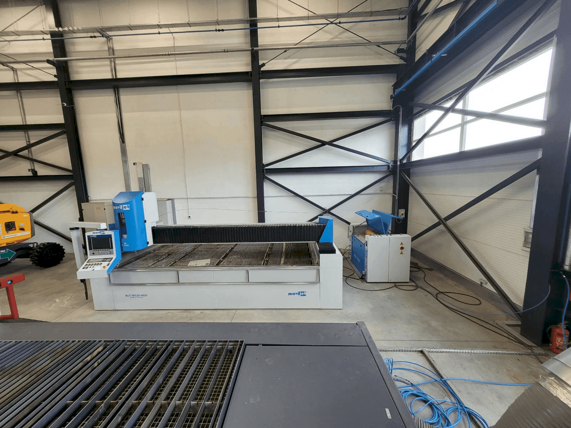 MACHINE_IMG_ALT_FRONT_VIEW