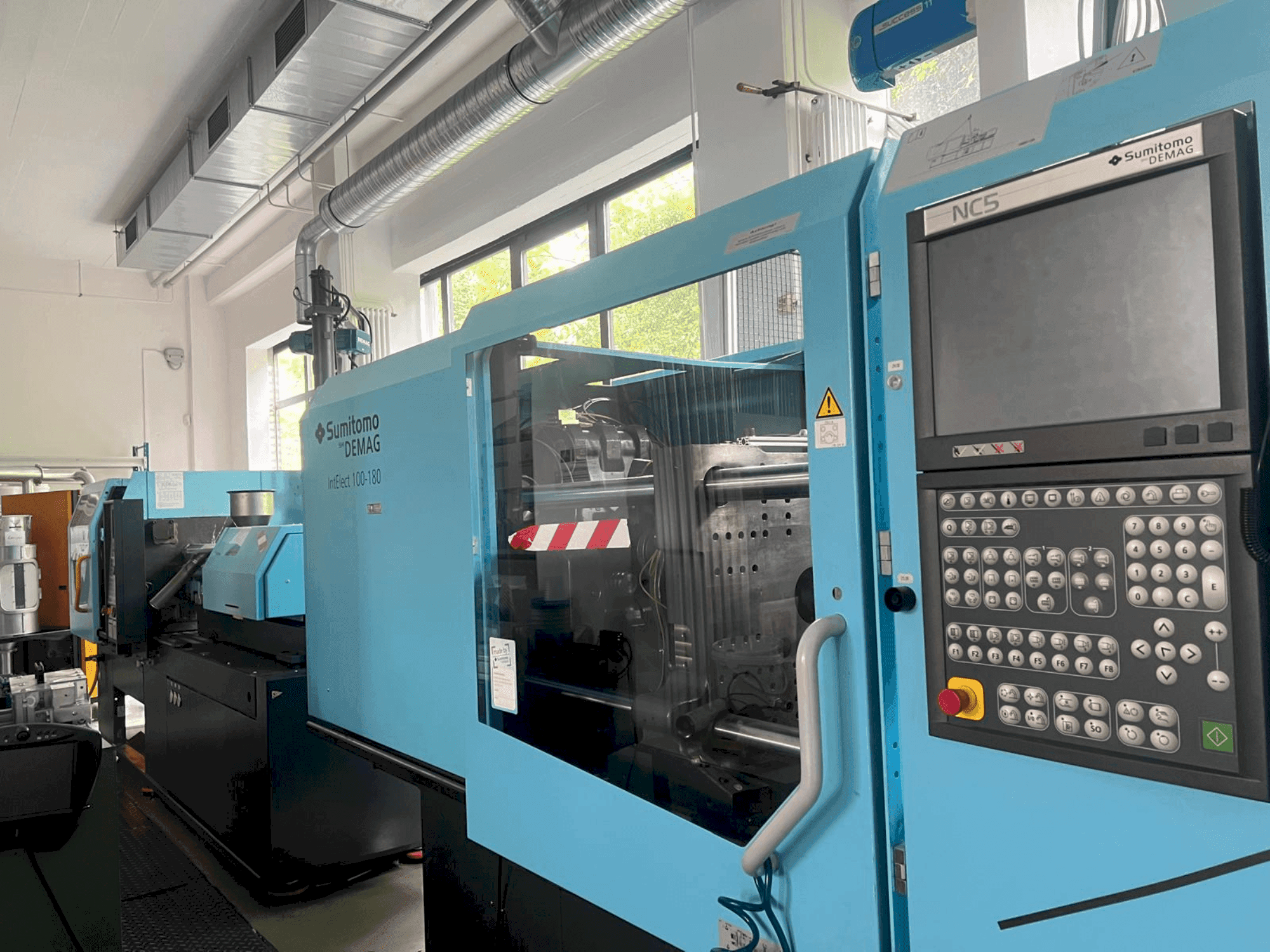 MACHINE_IMG_ALT_FRONT_VIEW