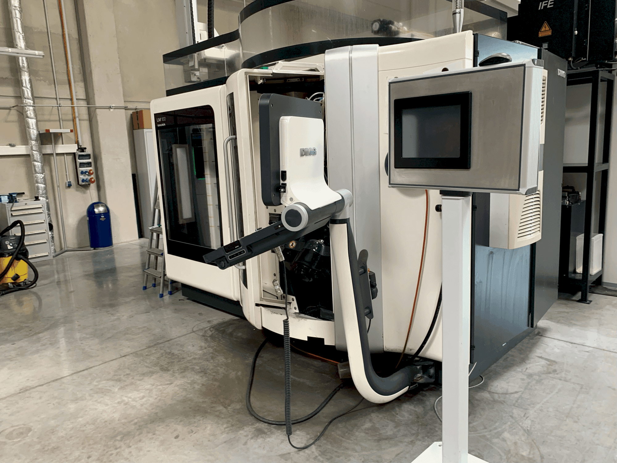 MACHINE_IMG_ALT_FRONT_VIEW