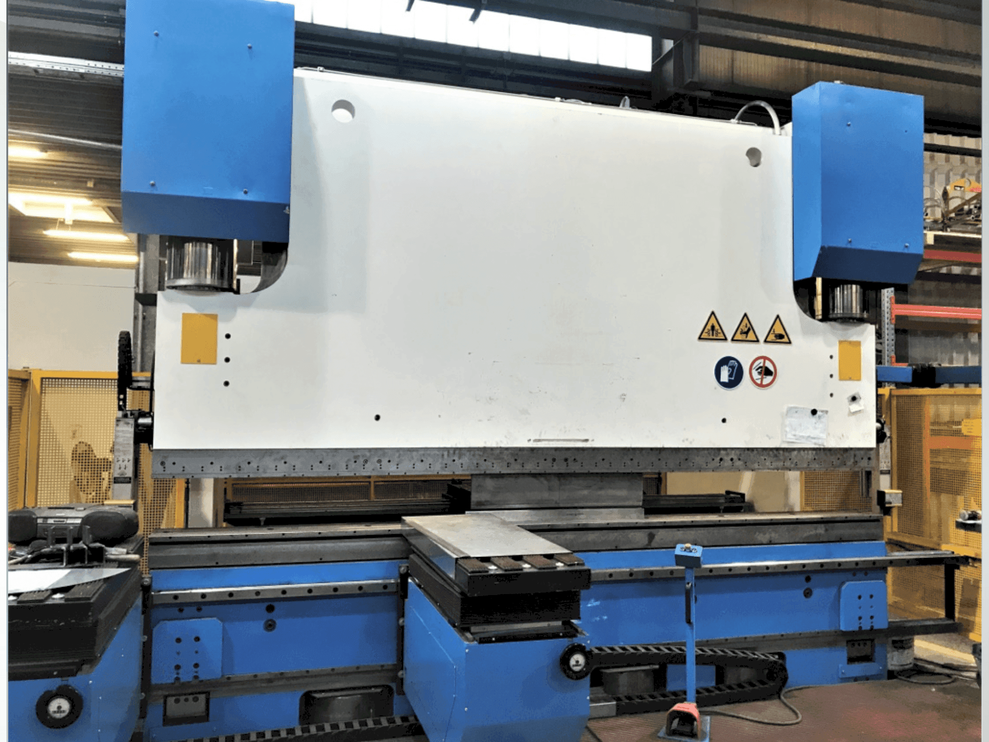 MACHINE_IMG_ALT_FRONT_VIEW