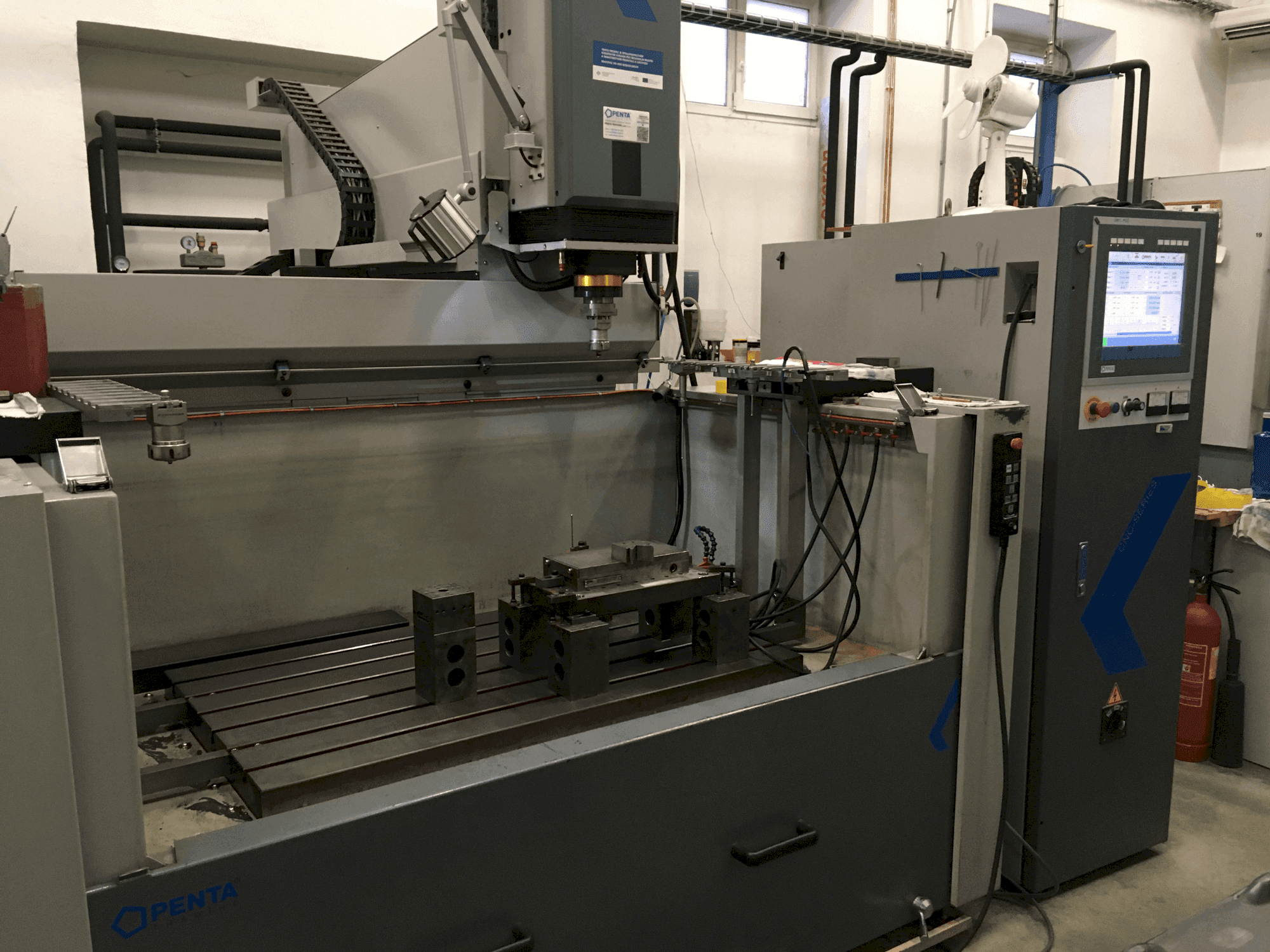MACHINE_IMG_ALT_FRONT_VIEW