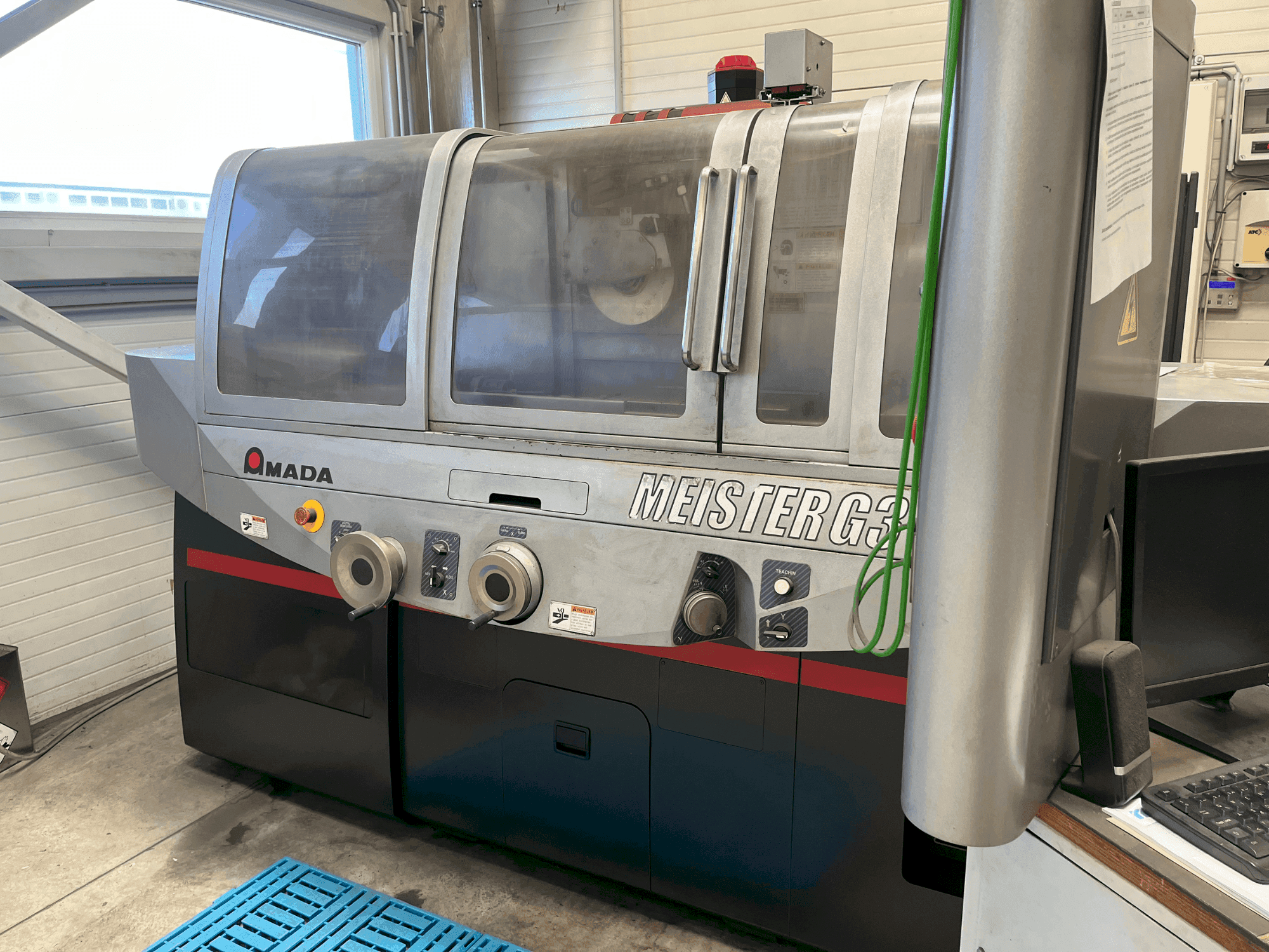 MACHINE_IMG_ALT_FRONT_VIEW