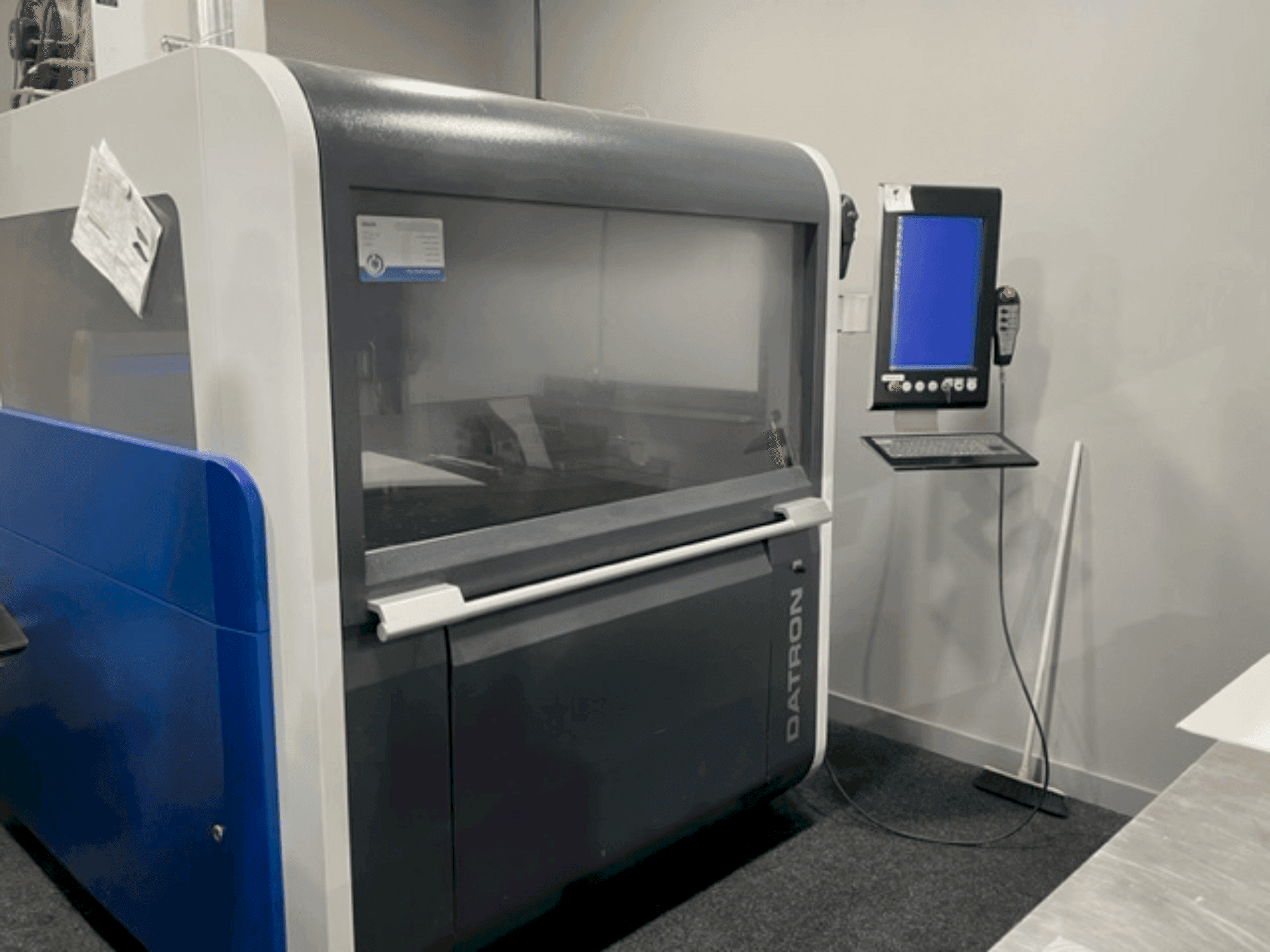 MACHINE_IMG_ALT_FRONT_VIEW