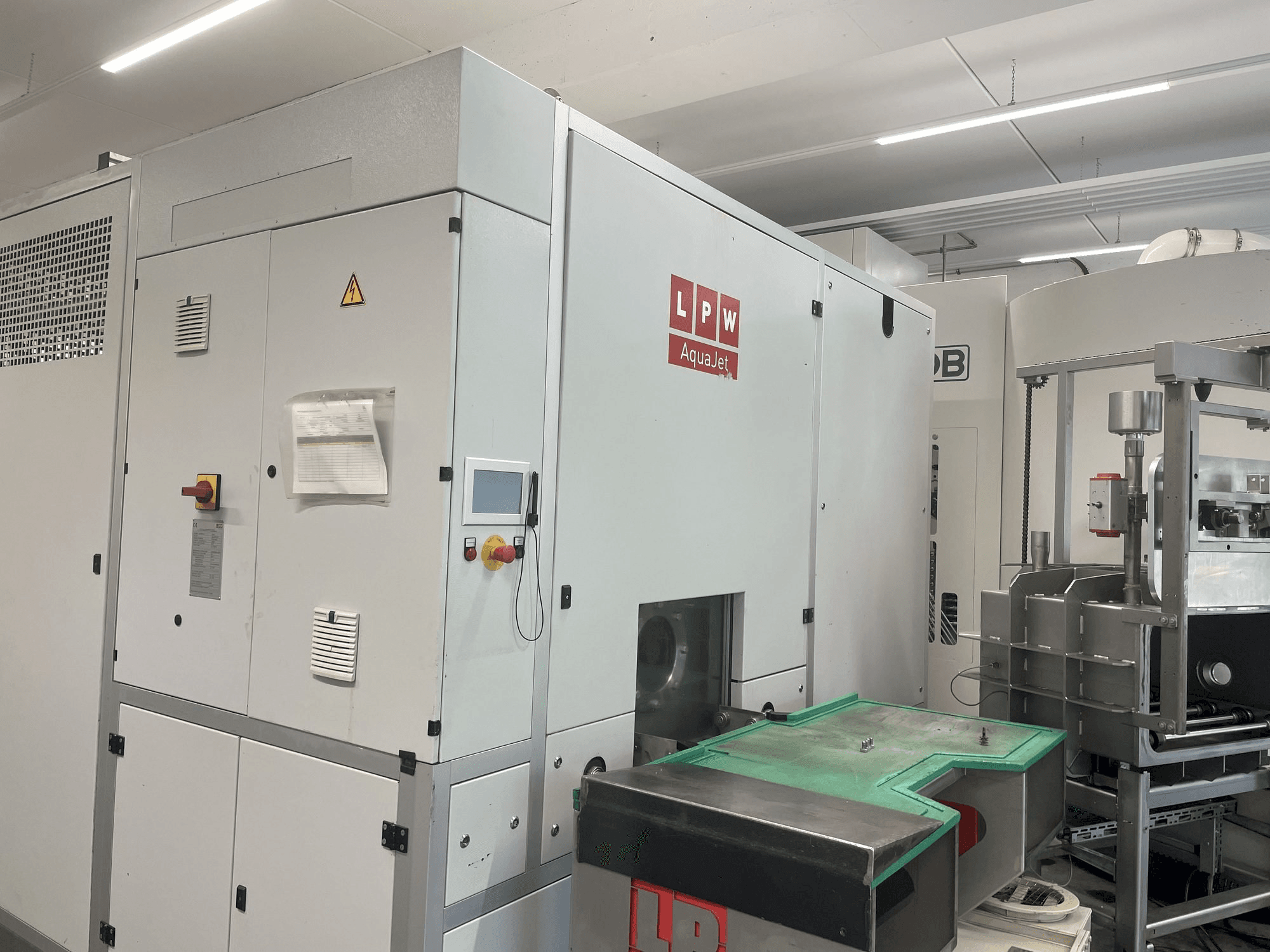 MACHINE_IMG_ALT_FRONT_VIEW