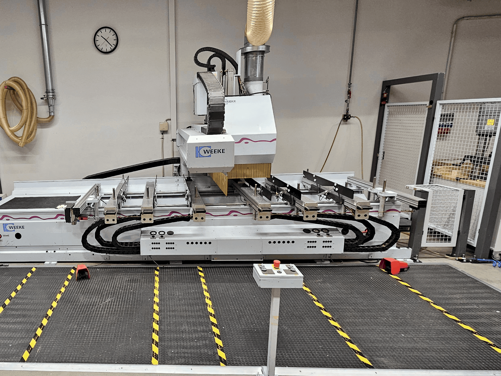 MACHINE_IMG_ALT_FRONT_VIEW