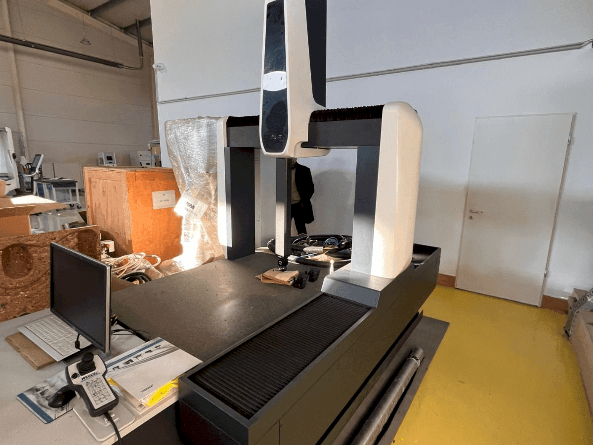 MACHINE_IMG_ALT_FRONT_VIEW