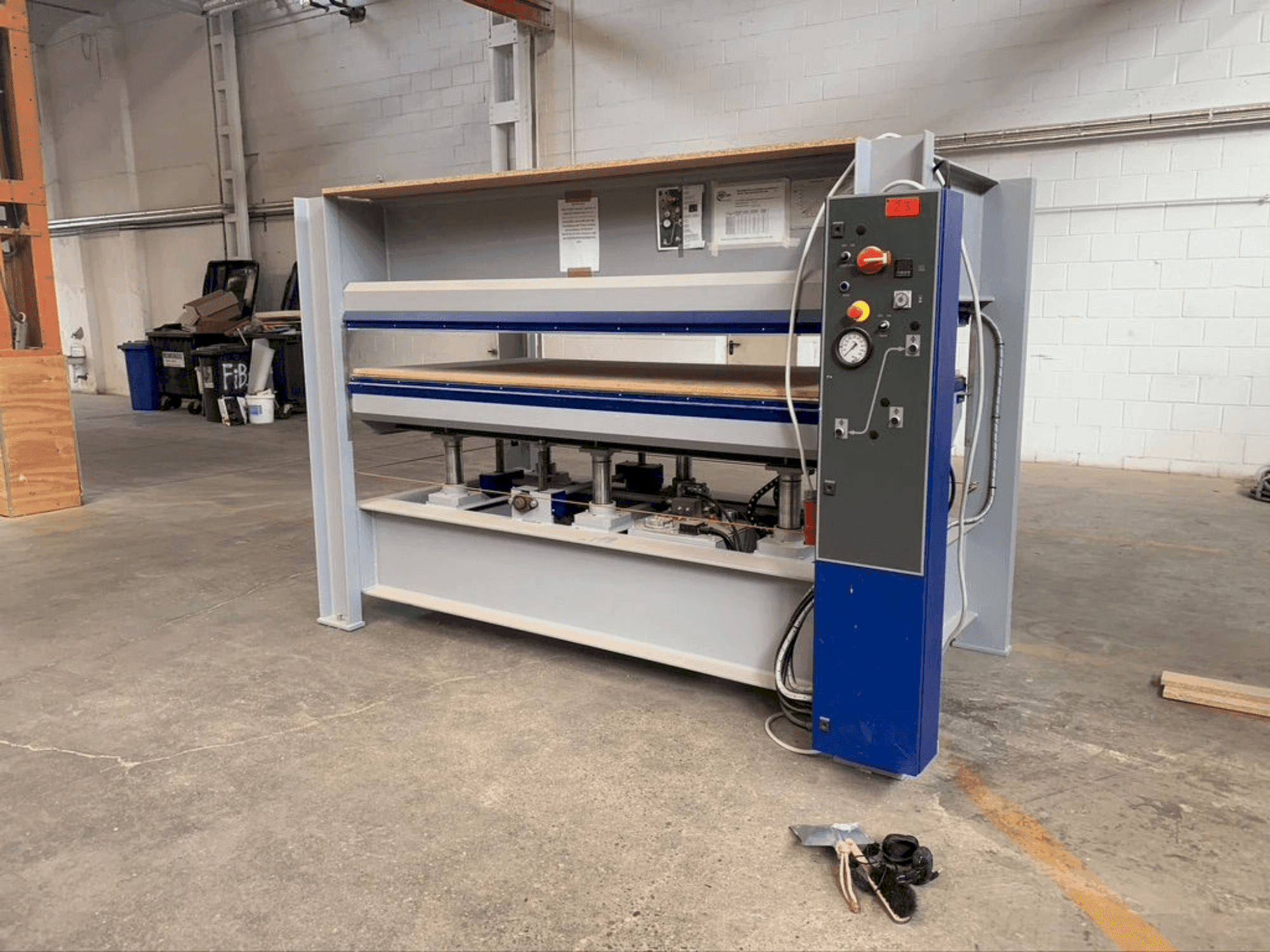 MACHINE_IMG_ALT_FRONT_VIEW