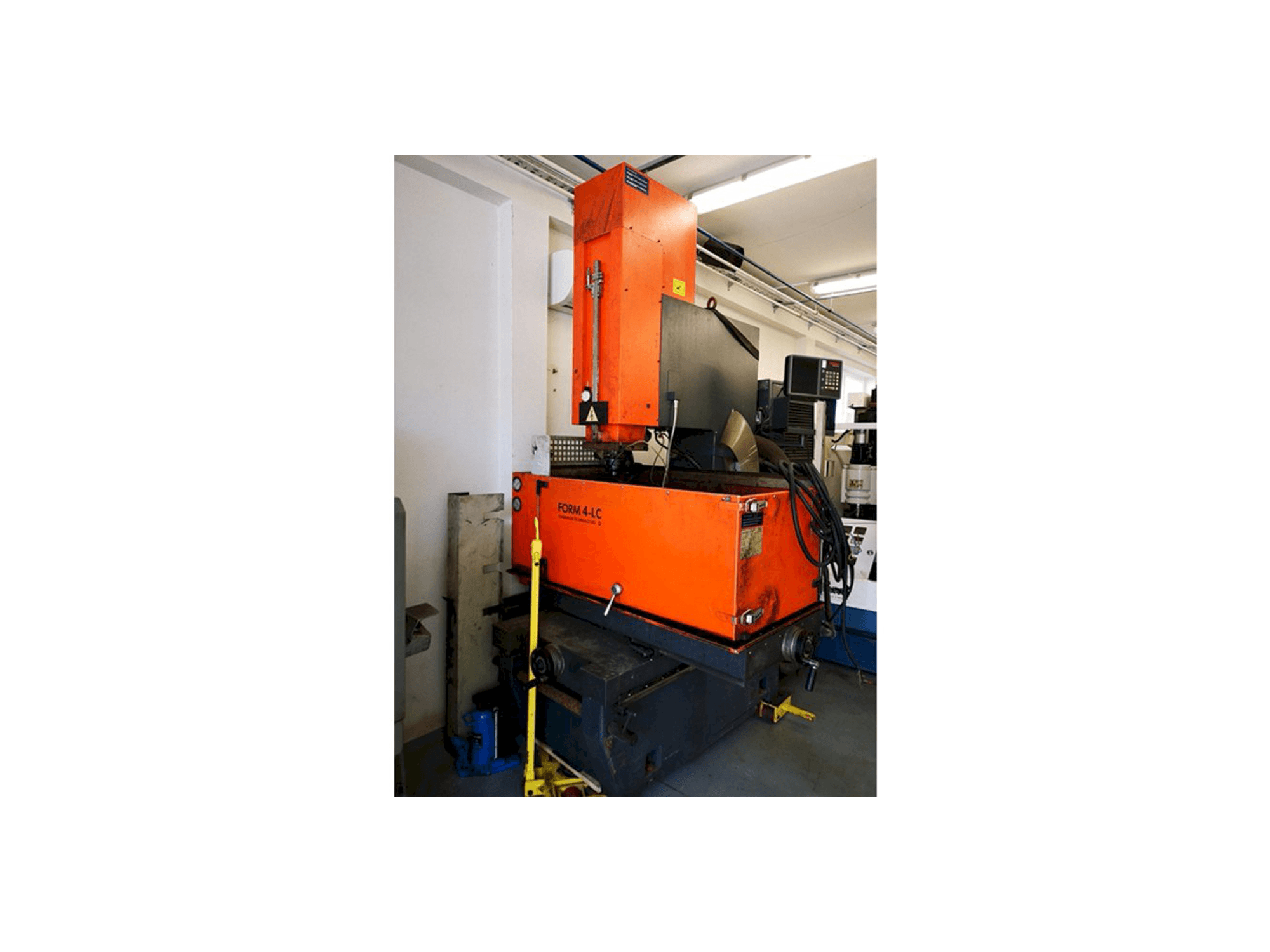 Front view of CHARMILLES Form 4-LC machine