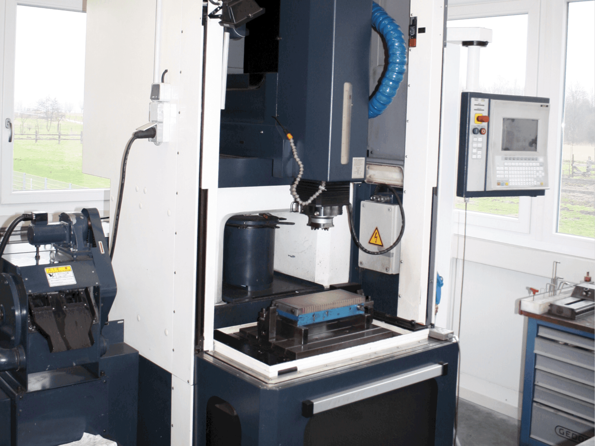 MACHINE_IMG_ALT_FRONT_VIEW